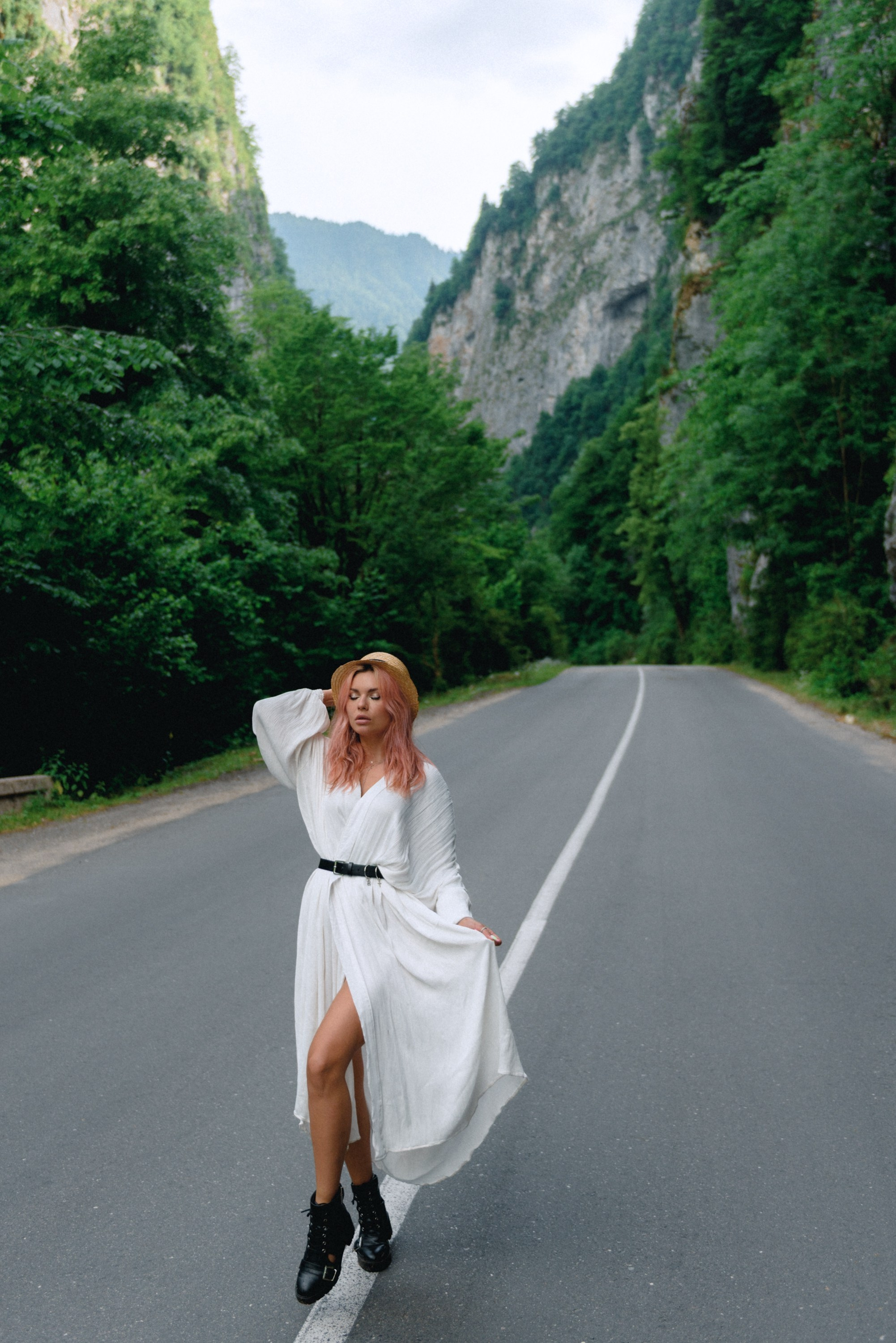 Alpine meadows phototour|The Italian Dolomites Love Story photoshoot. Fedor Lemeshko — Destination Wedding and Family Lifestyle photographer
