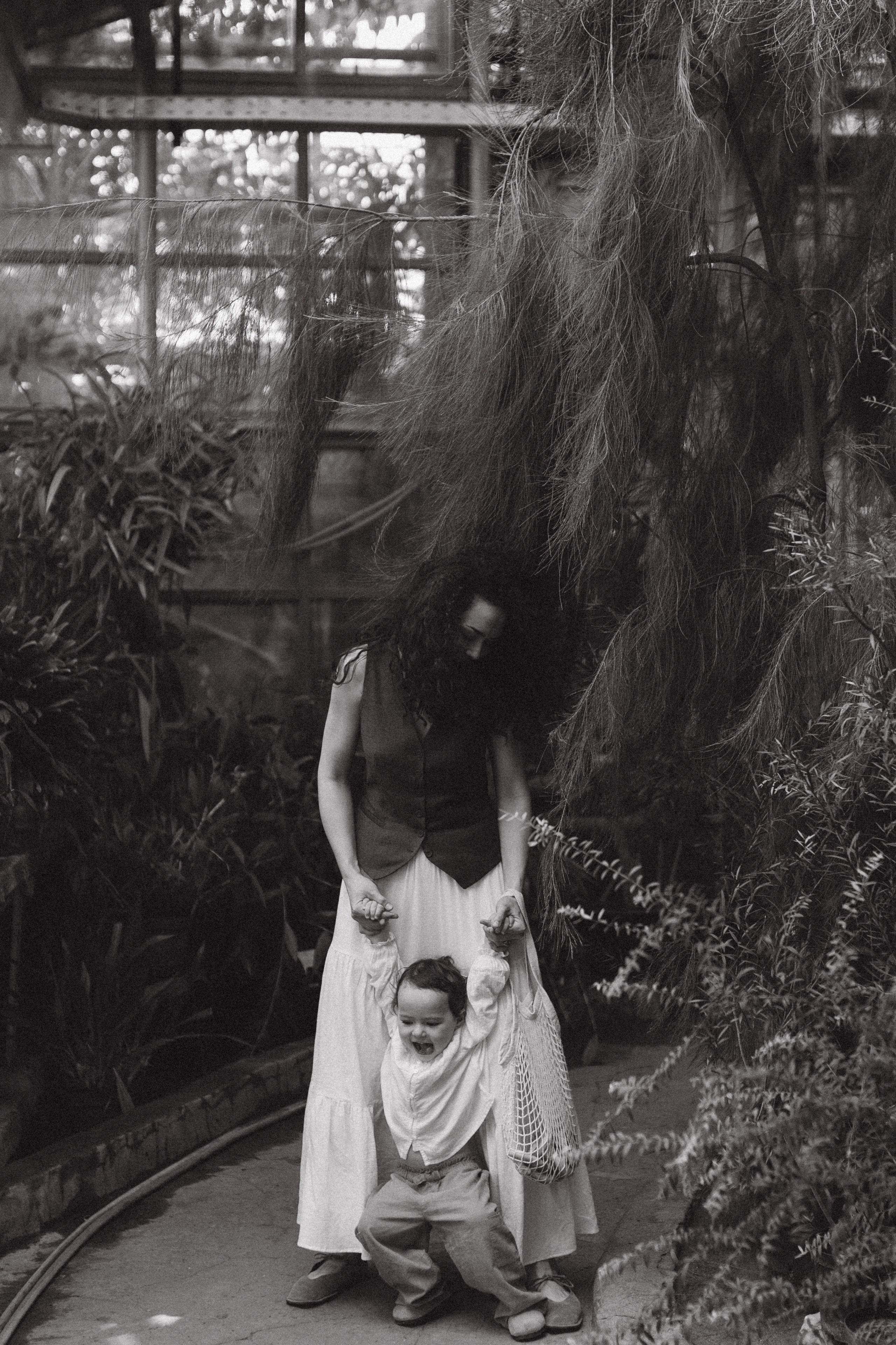 Зарина и София съемка в оранжерее. Семейный и свадебный фотограф в Москве и Зеленограде Марина Малярова