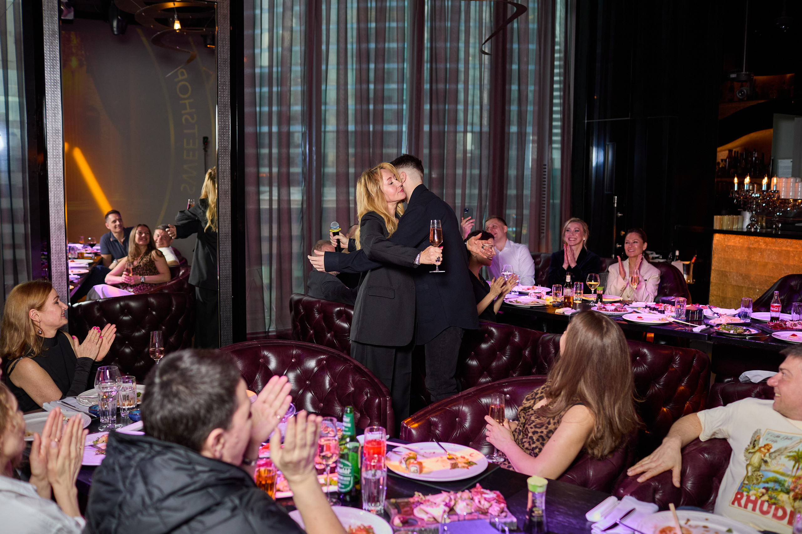 Юбилей в City Voice & Six Floor. Александр Осин — корпоративный и семейный фотограф в Москве