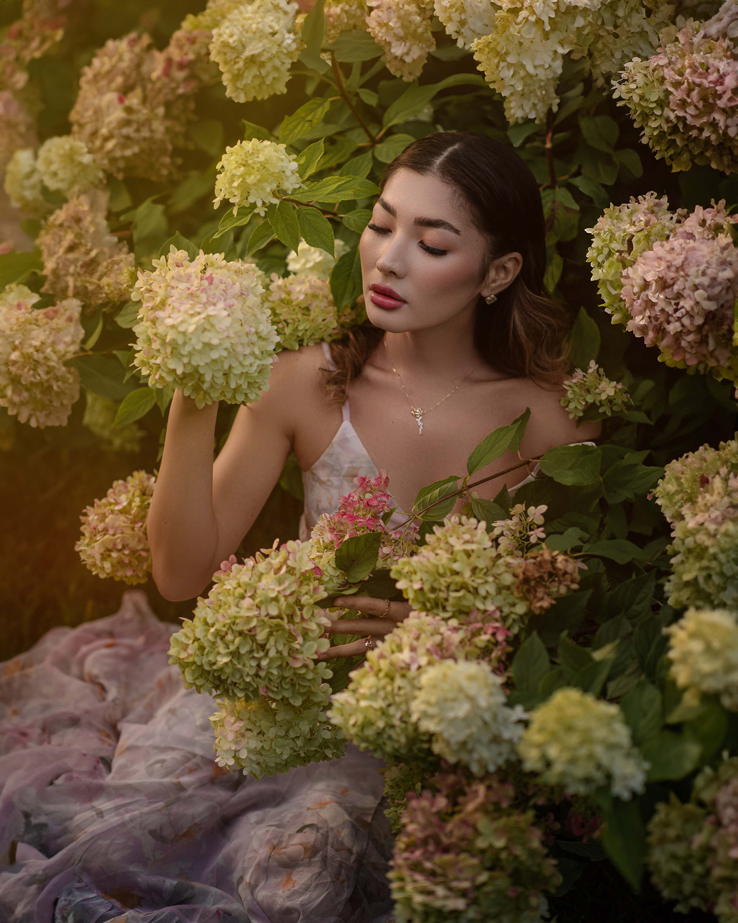 Laura. Елена Северина фотограф, Алматы: репортаж (спорт, концерты, конференции), предметная и фуд-съёмка, портреты, каталоги, фэшн, ретушь