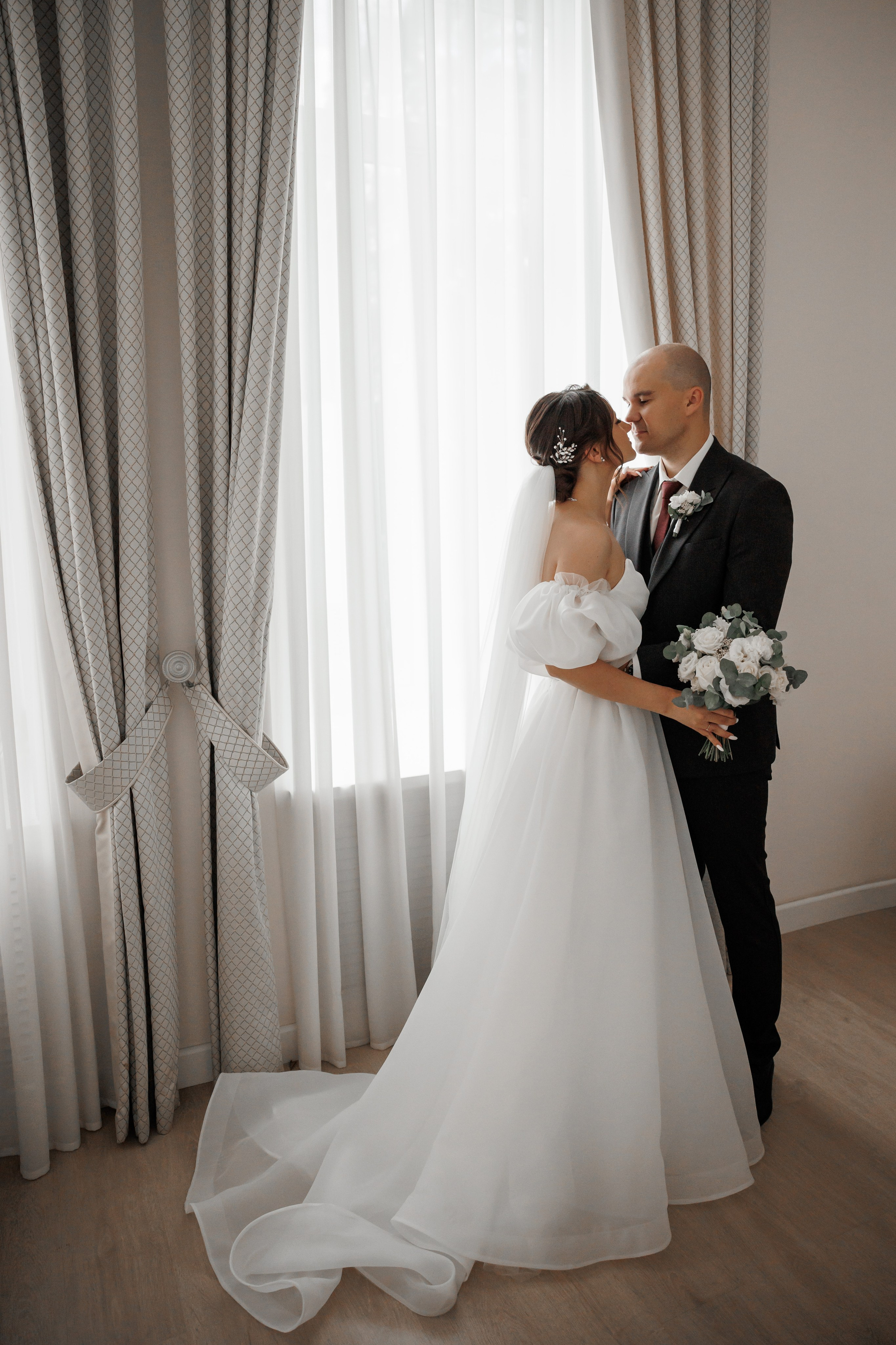 Полина и Дмитрий, загородный клуб «Барин», ЗАГС в г. Пушкино. Свадебный и репортажный фотограф (Москва, Королев и другие)