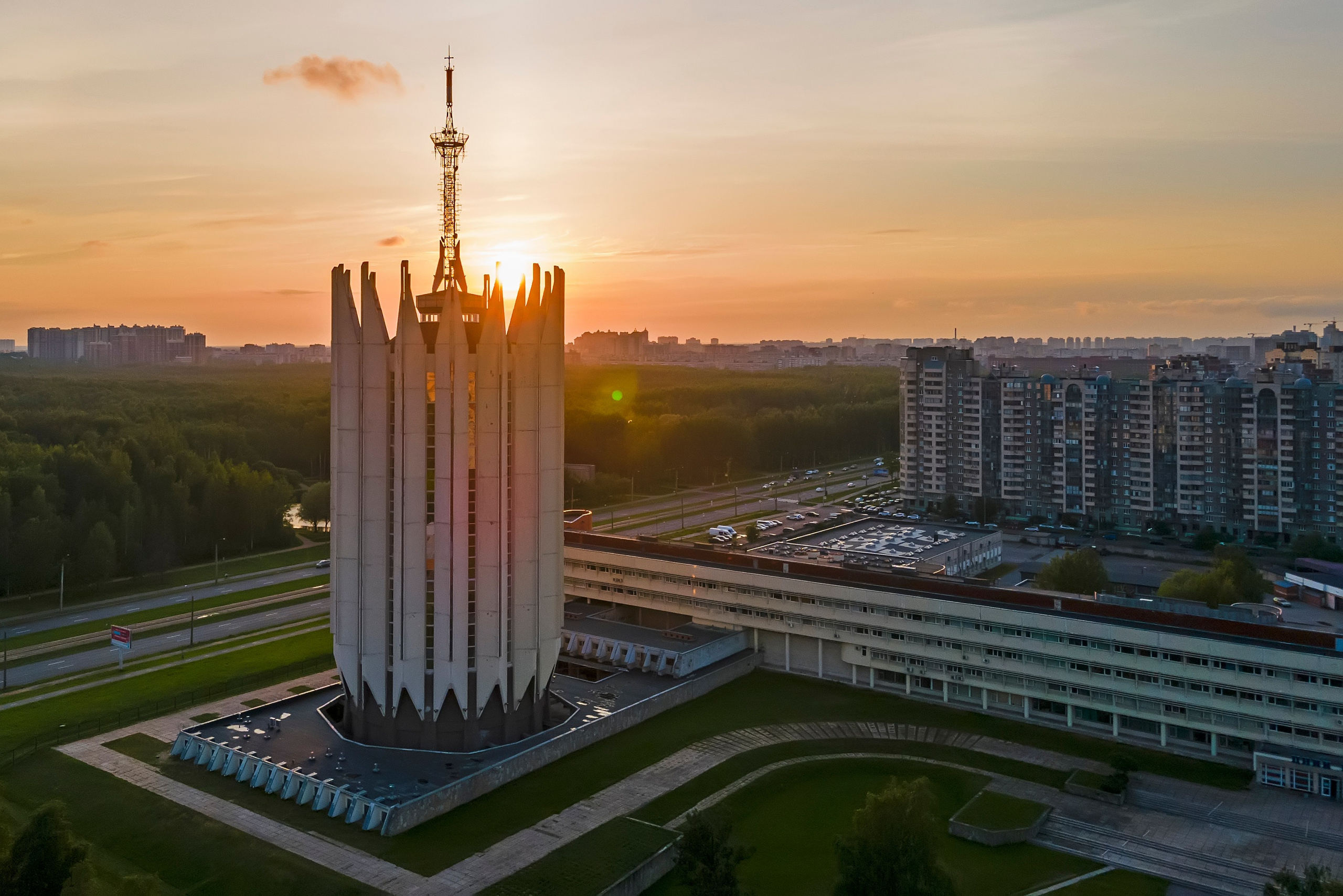 Архитектурная фотография и городской пейзаж. От прошлого к будущему авиации через фотографию
