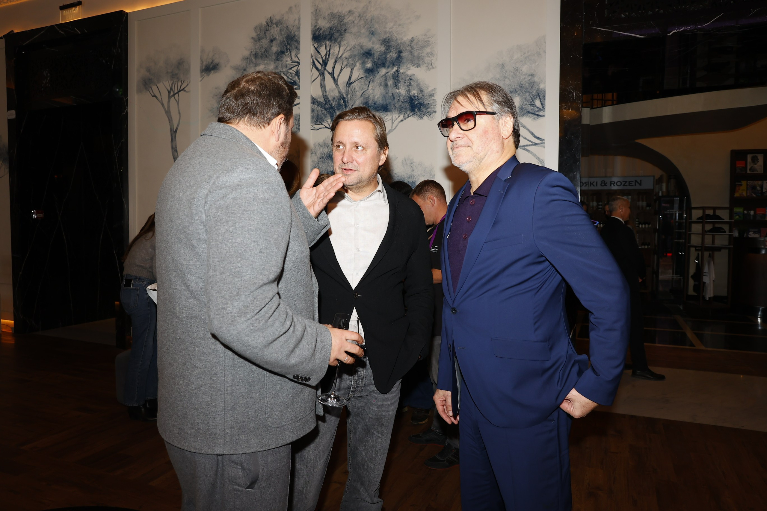 Первый номер | Кинотеатр Октябрь на Новом Арбате | Kion. Nikolskayasecular