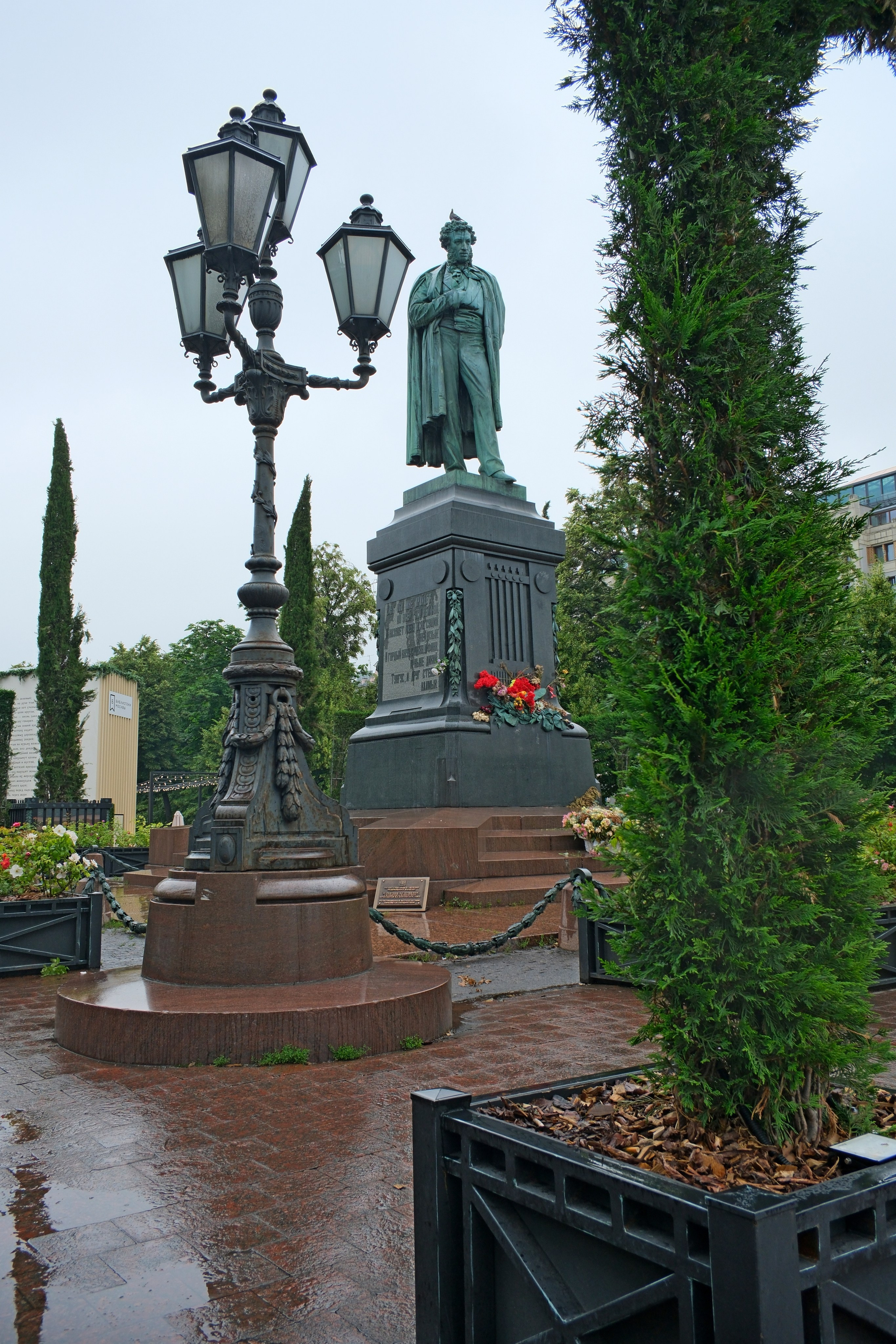 Улица, люди, жизнь…