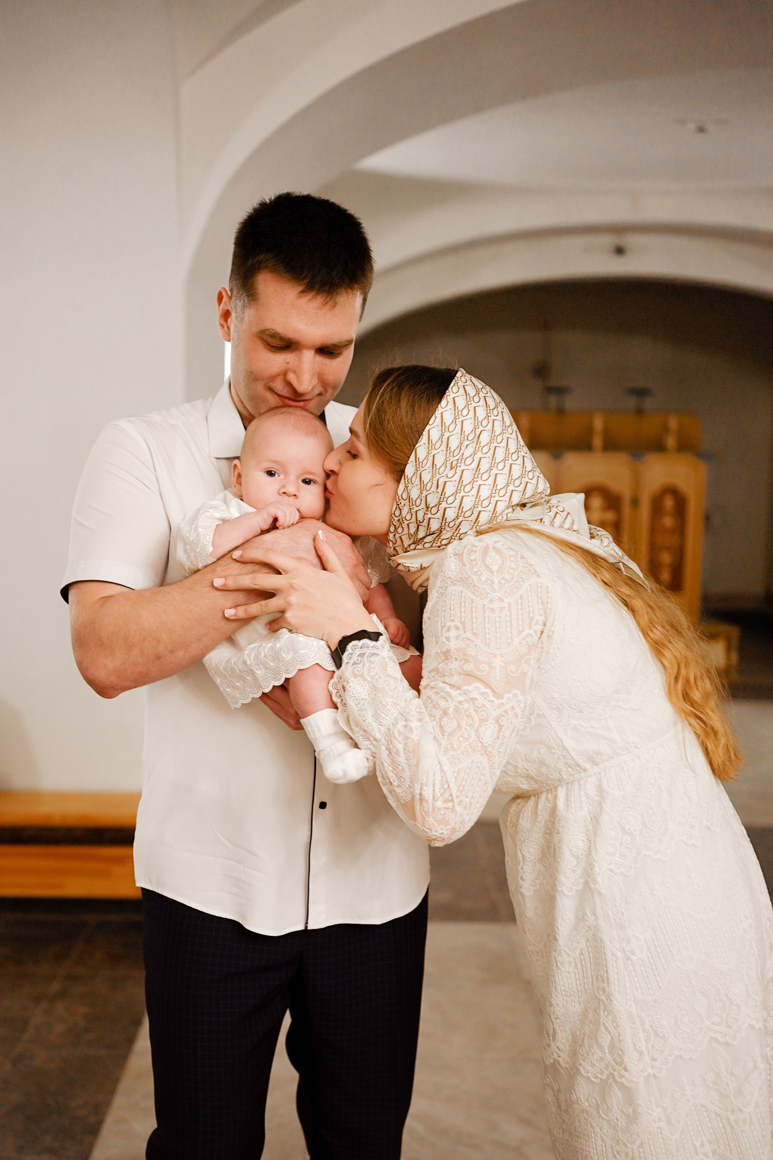 Таинство Крещения в храме Живоначальной Троицы в Троицке. Семейный и детский фотограф в Москве Екатерина Офицерова