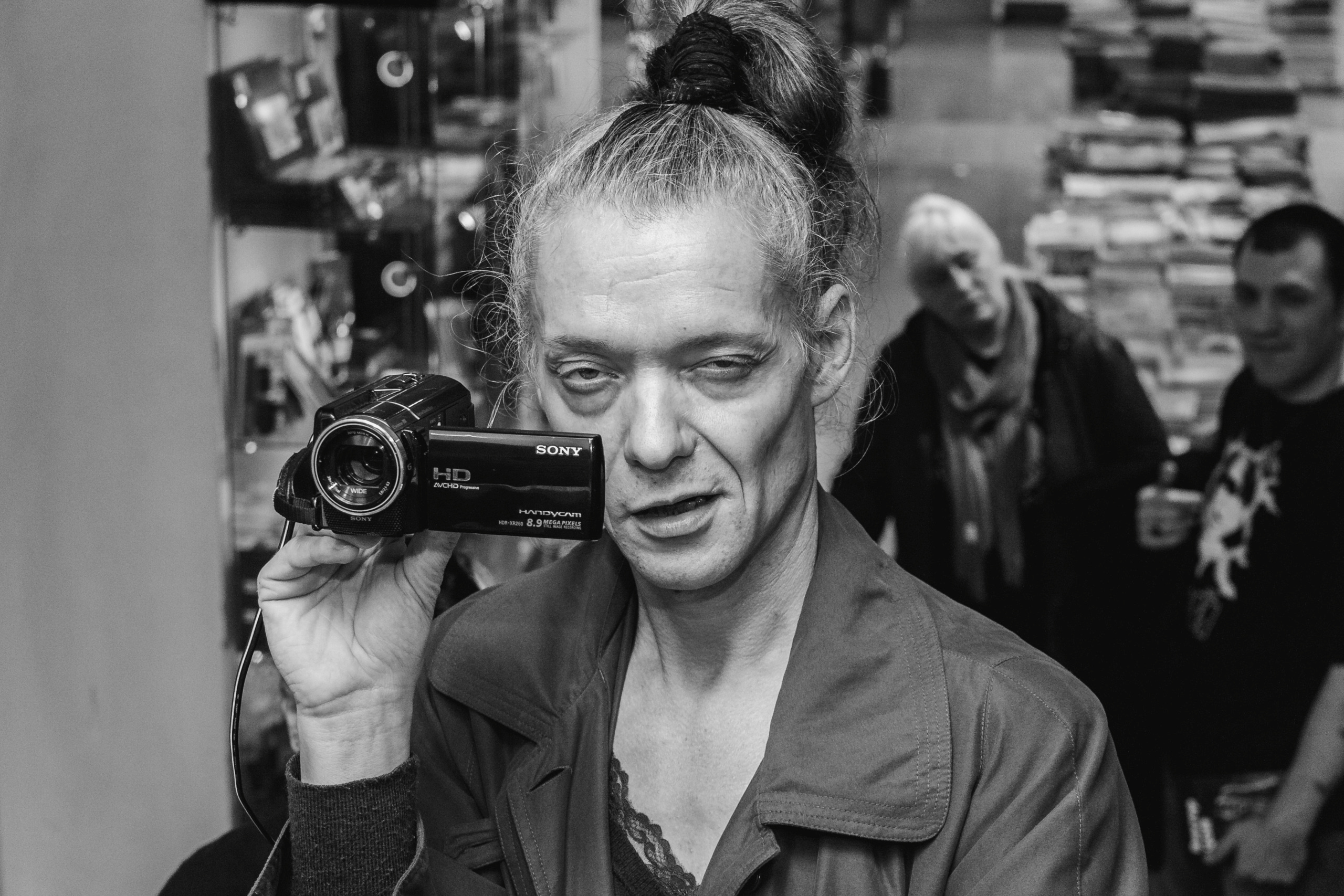 Любой кто приходил к нам на презентации, были по-своему интересны. Слушая Джоанну Стингрей фото сделано в Буквоеде 17 сентября 2019 года