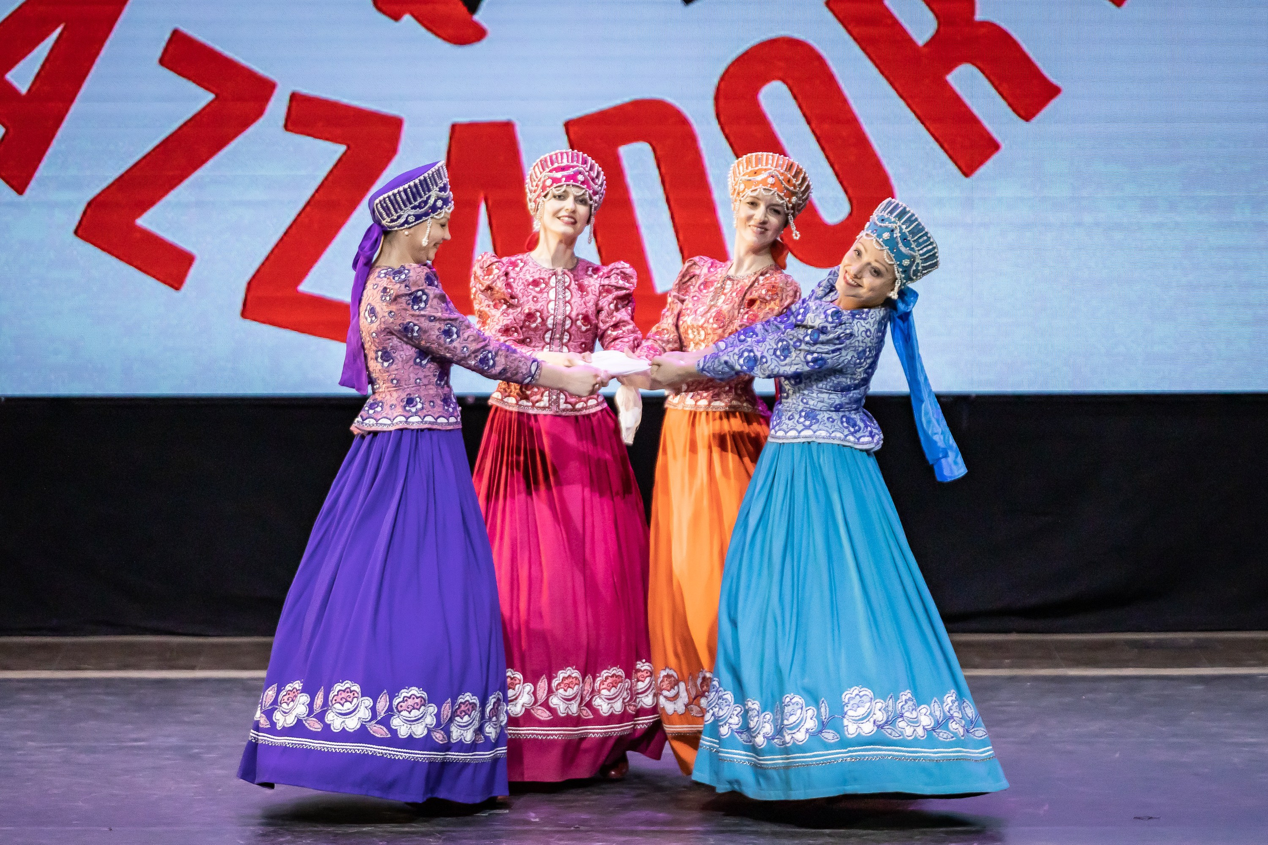 Концерт ансамбля народного такца «Раззадоры». Фотограф Владимир Охрименко