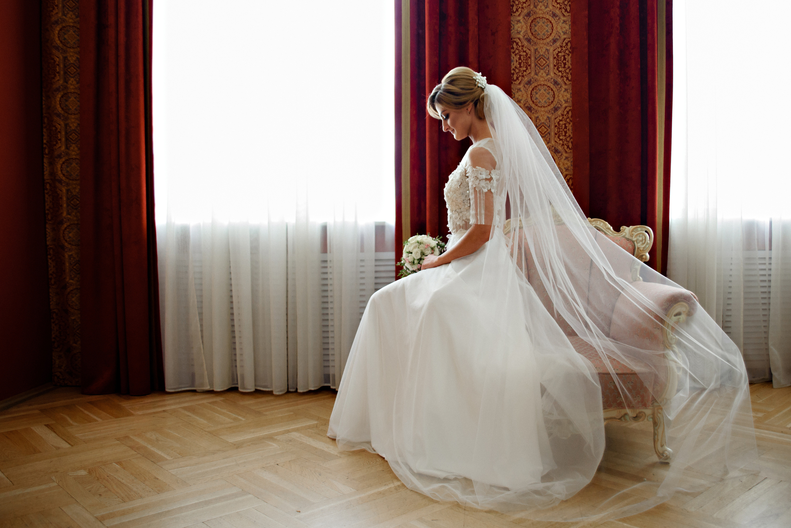 Свадебная фотосессия в Грибоедовском загсе. Фотограф Москва