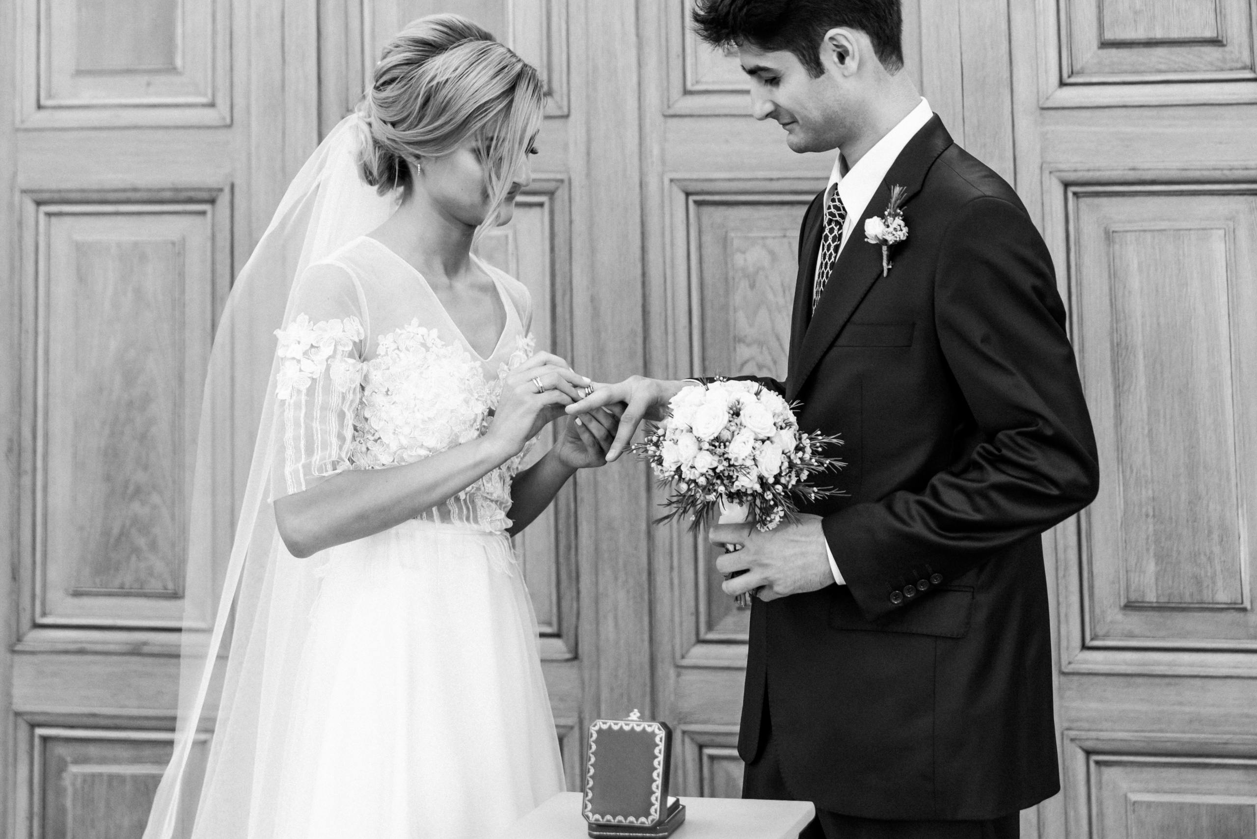 Свадебная фотосессия в Грибоедовском загсе. Фотограф Москва