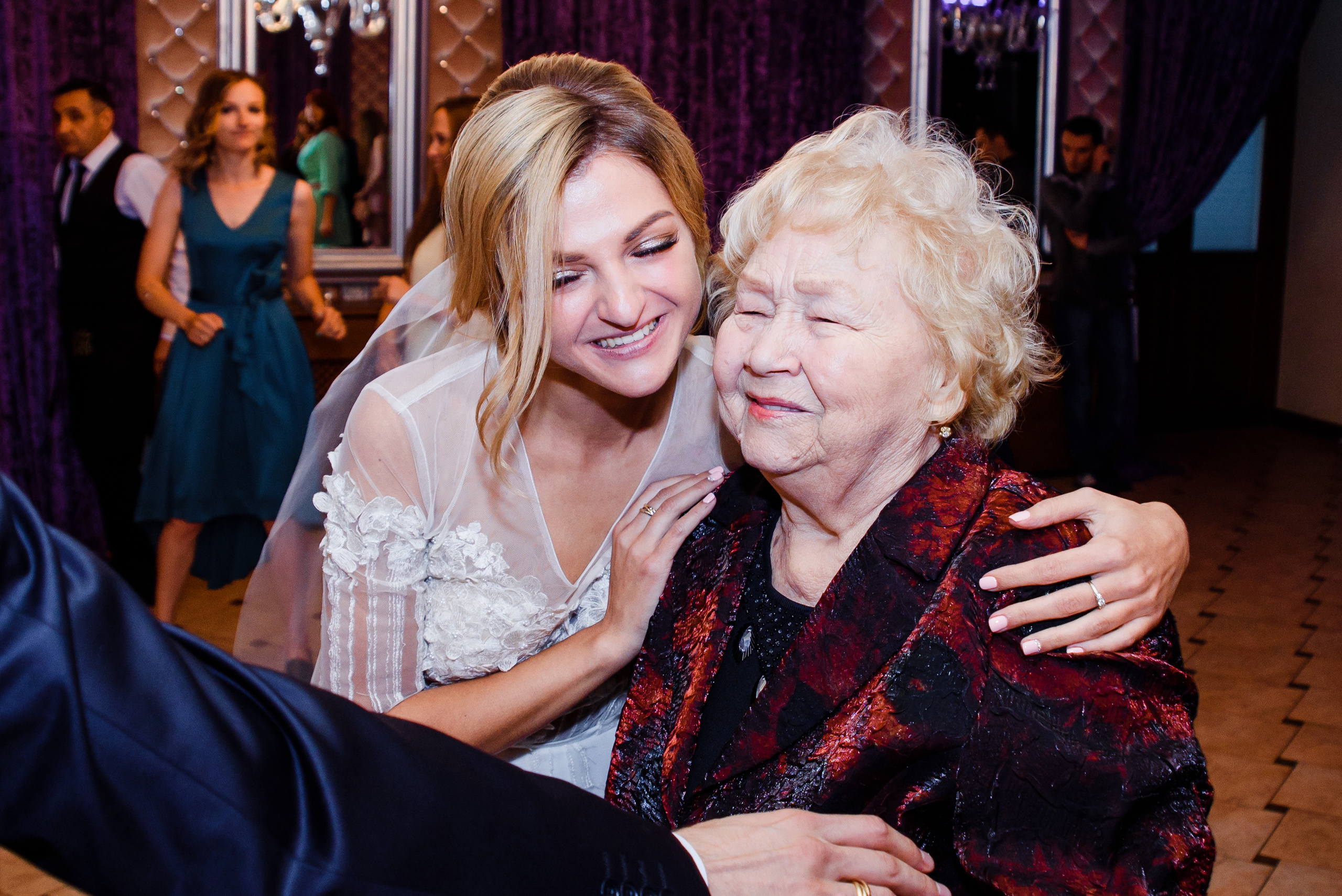 Свадебная фотосессия в Грибоедовском загсе. Фотограф Москва