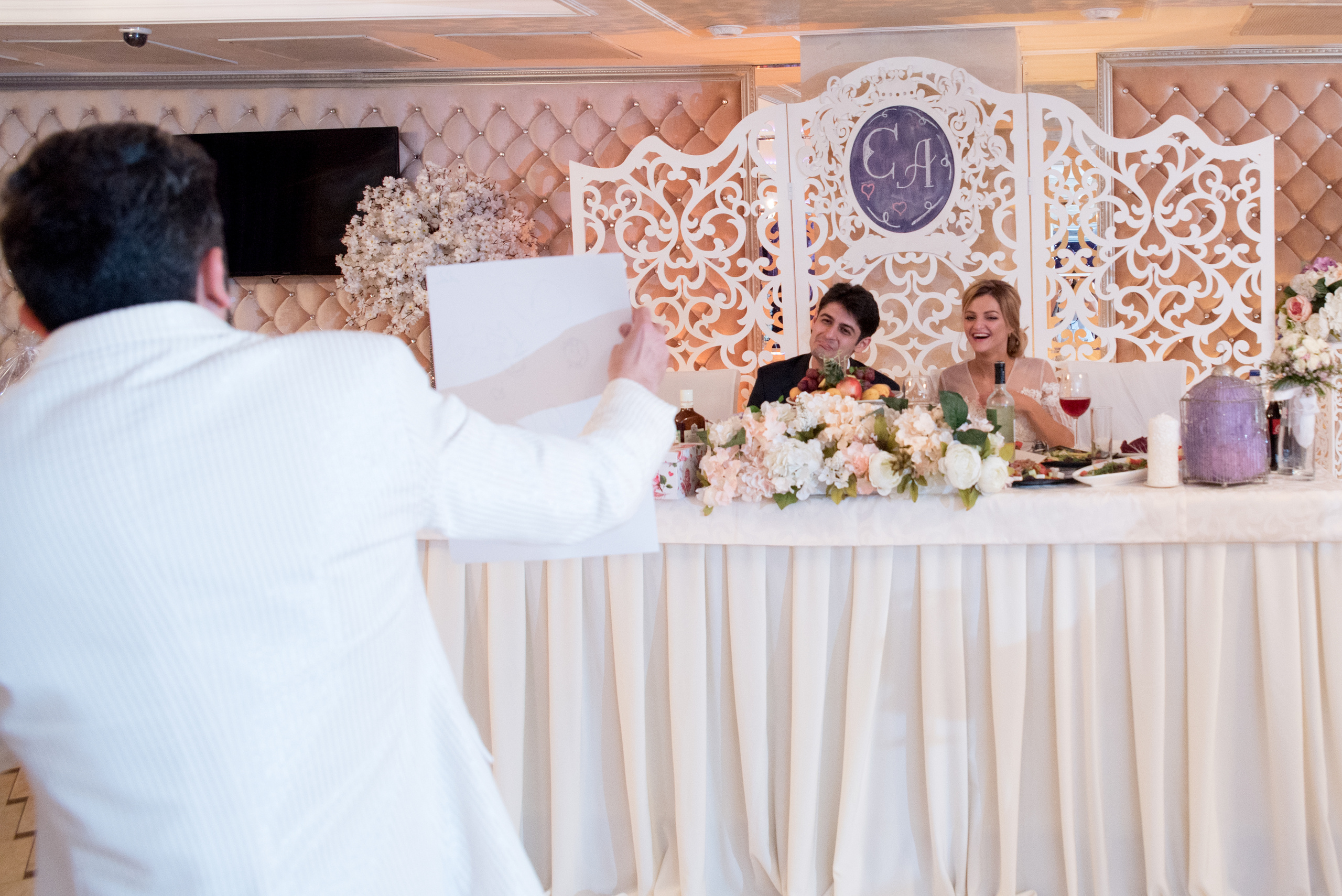 Свадебная фотосессия в Грибоедовском загсе. Фотограф Москва