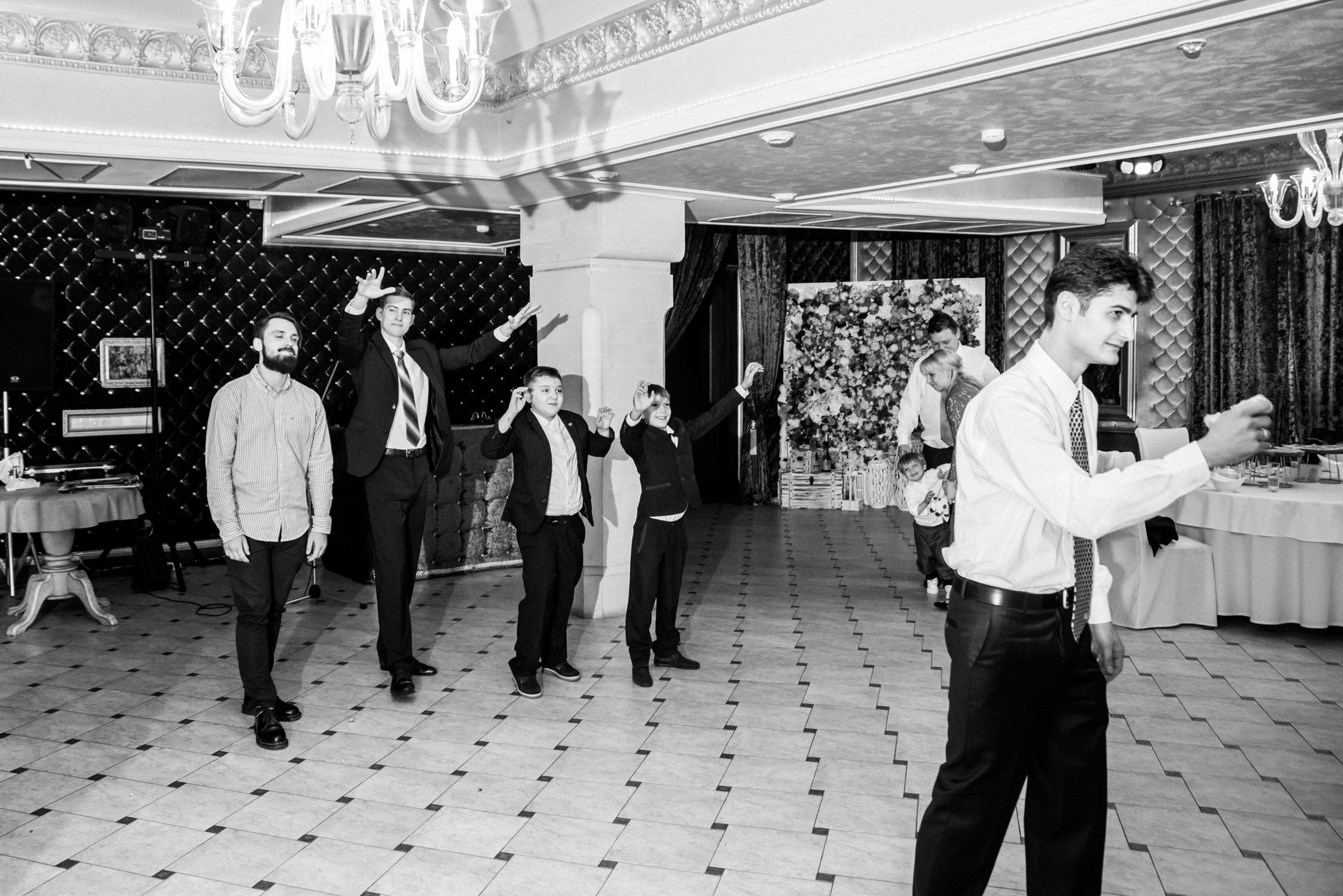 Свадебная фотосессия в Грибоедовском загсе. Фотограф Москва