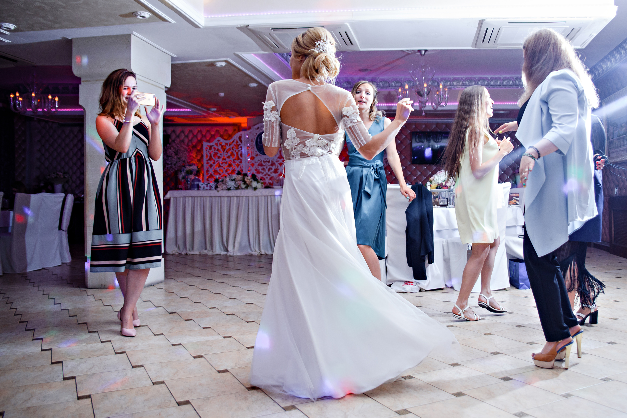 Свадебная фотосессия в Грибоедовском загсе. Фотограф Москва