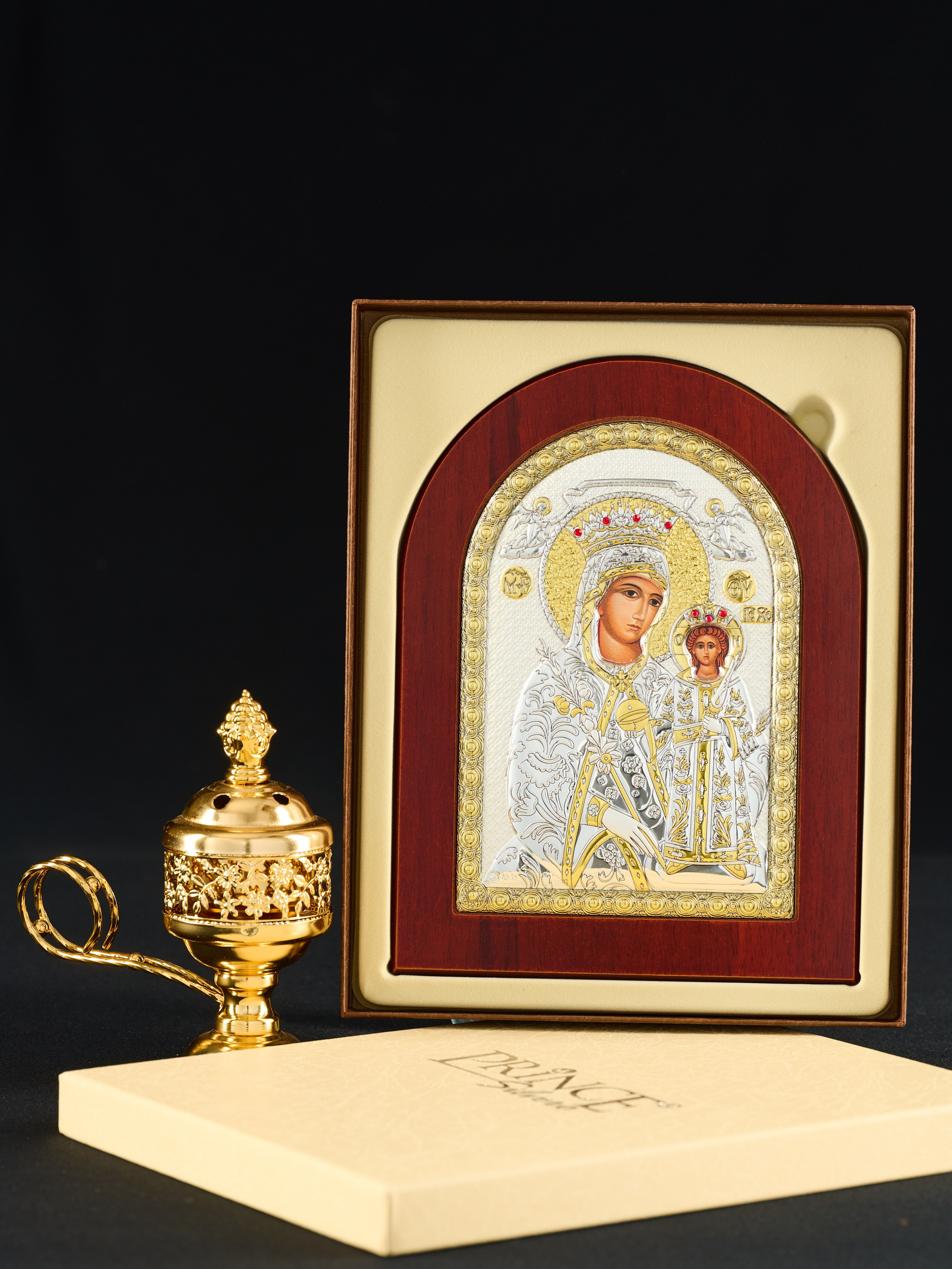 Иконы в серебре