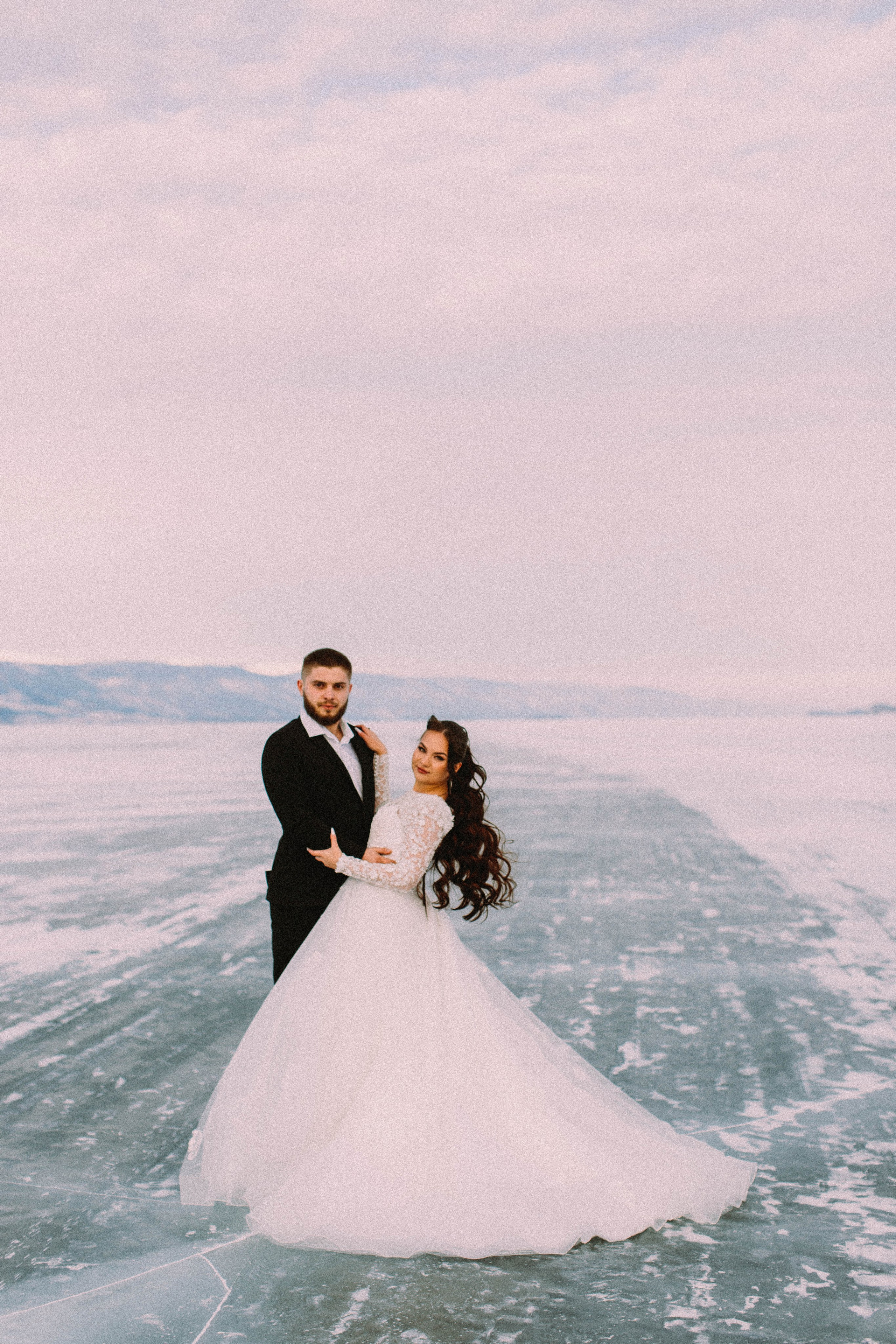 Свадебная зимняя съемка на Байкале. Главная