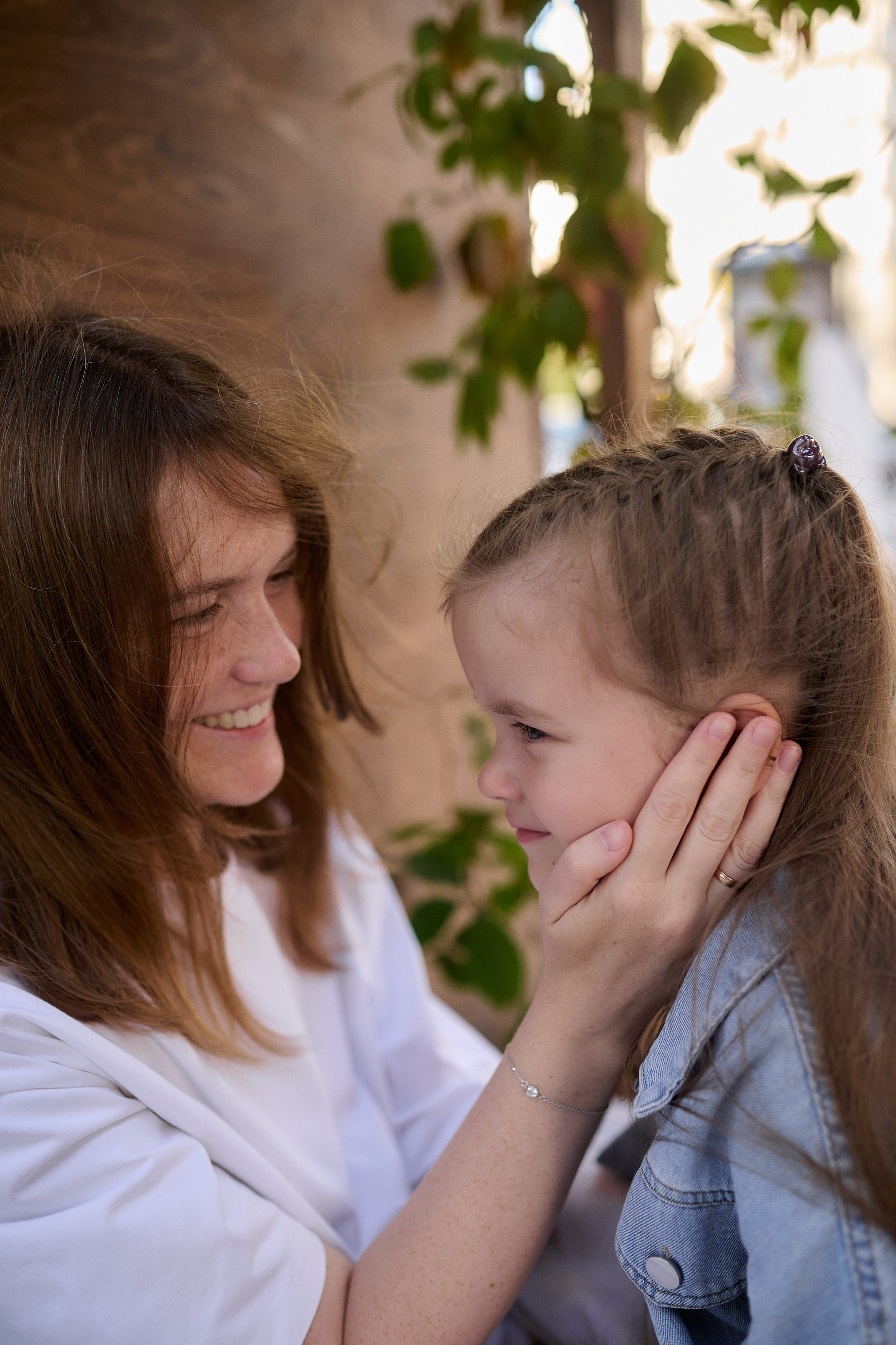 Катя и Ника. Прогулка по Новому Арбату. Семейный и свадебный lifestyle-фотограф в Москве Мария Петрова