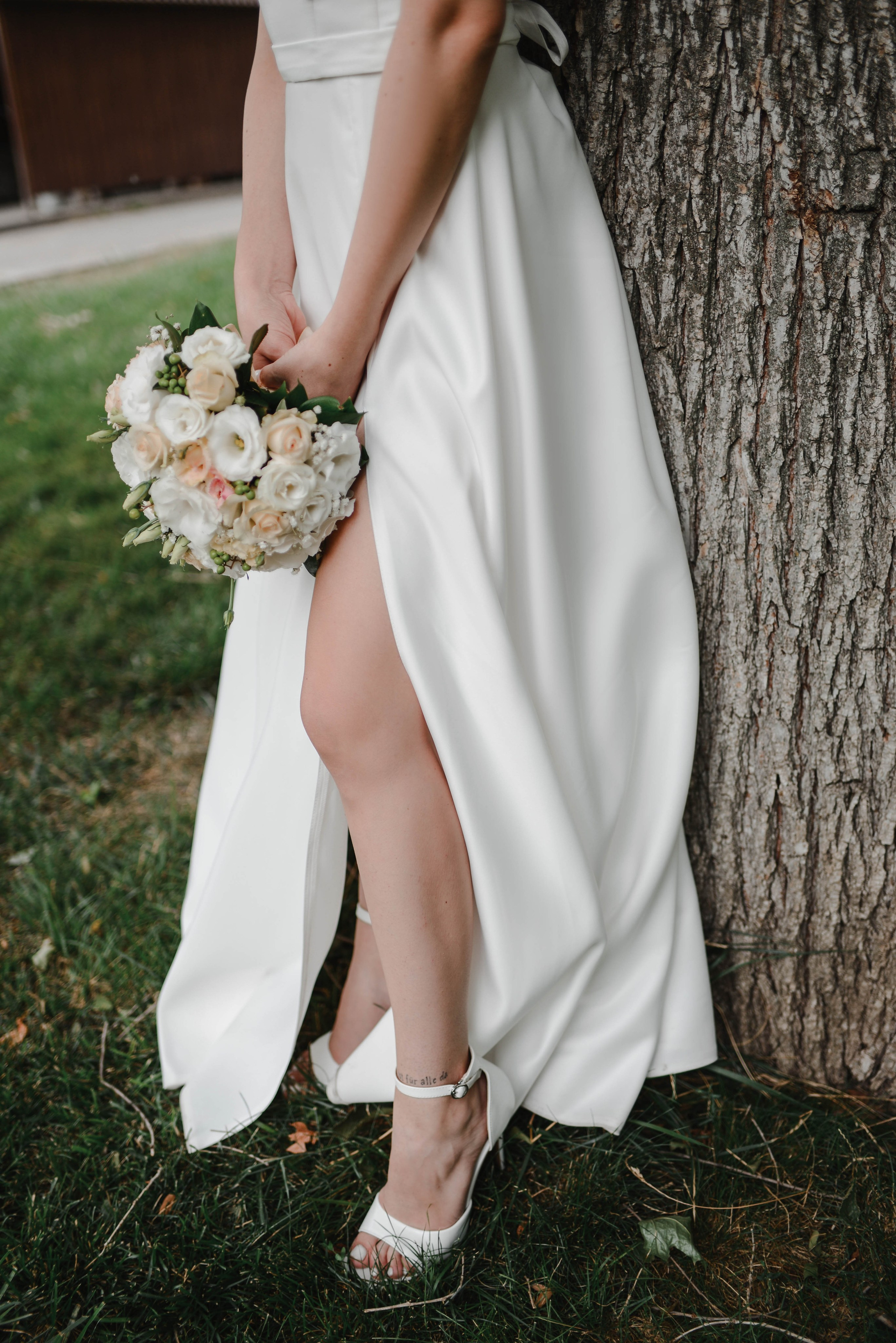 Свадебная прогулка по городу. Фотограф Ярута Оксана / Ростов-на-Дону