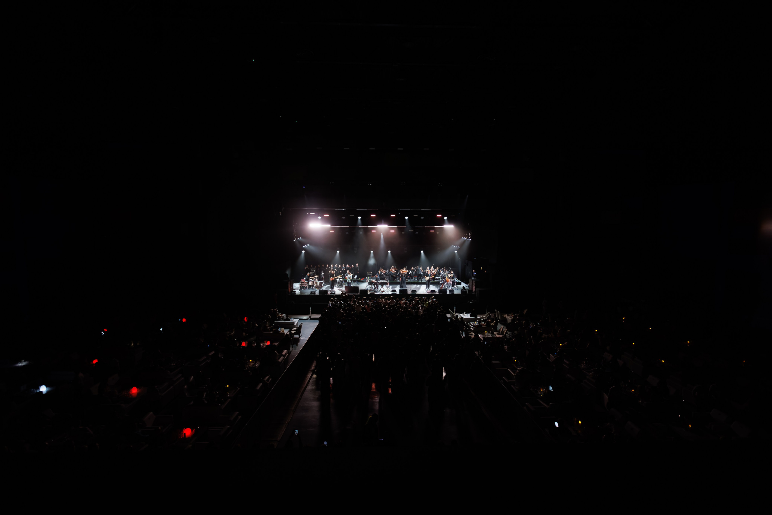 Concert Photography in Dubai — Anton Belyaev Live Performance. Evgen Yatsenko — Photographer in Dubai