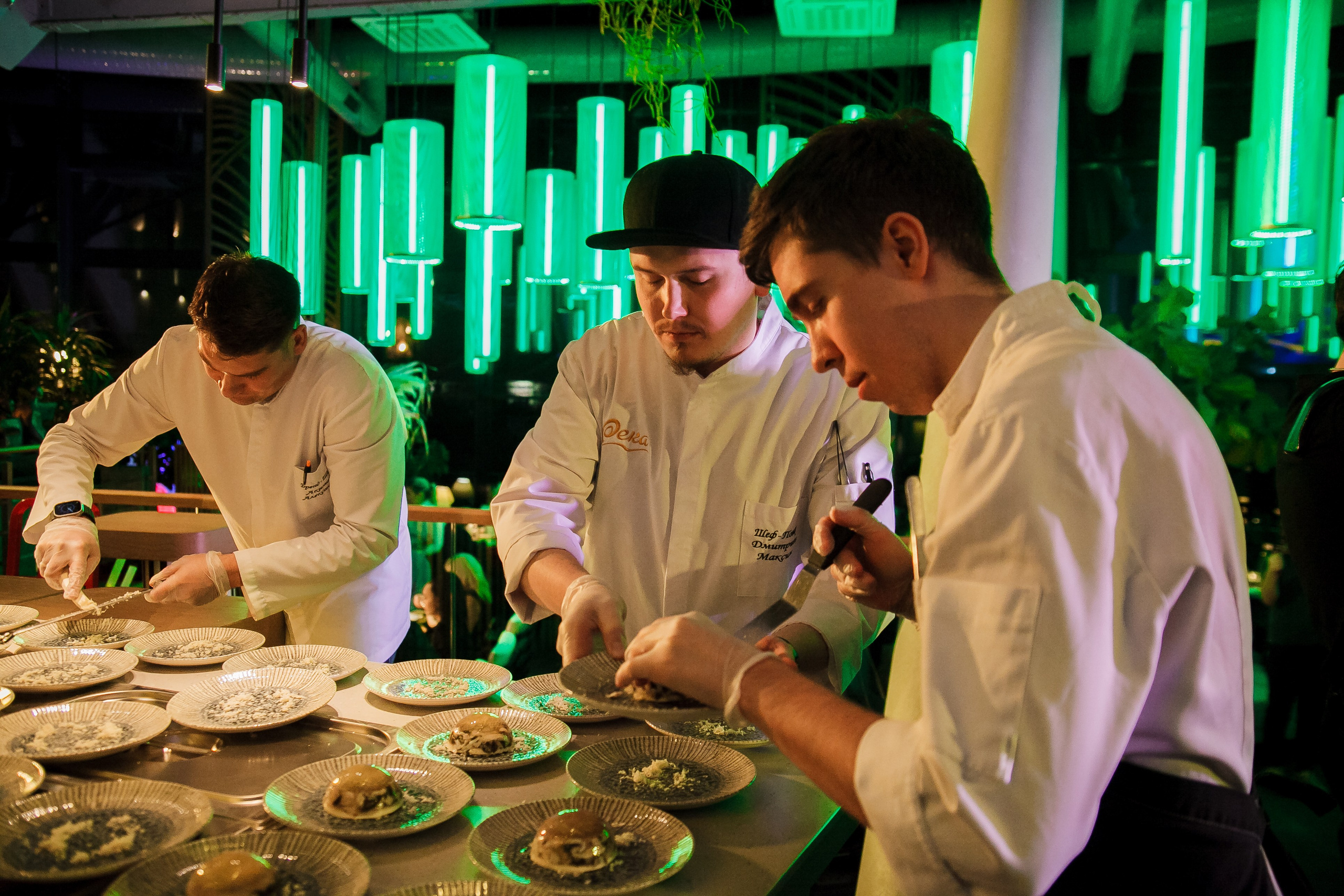 Гастроужин в ресторане Река с Шефповаром Владиславом Пискуновым. Свадебный и детский фотограф в Волгограде Слава Белов