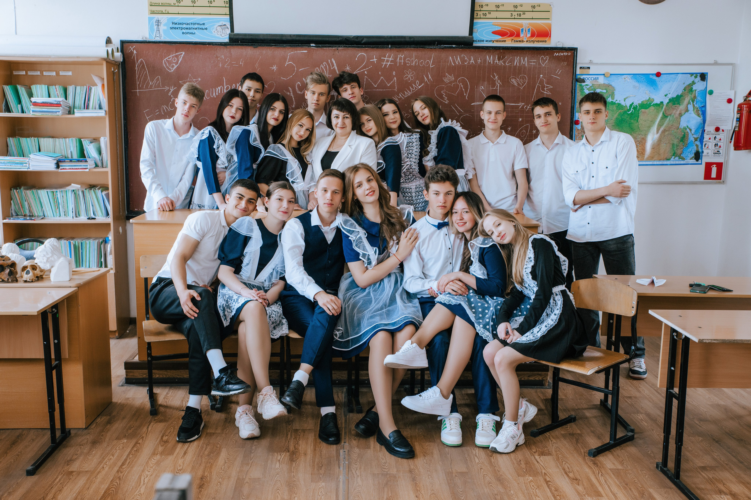 11А — школа № 17 Выпуск 2024. Фотограф Ярмишко Дарья. Выпускные фотокниги