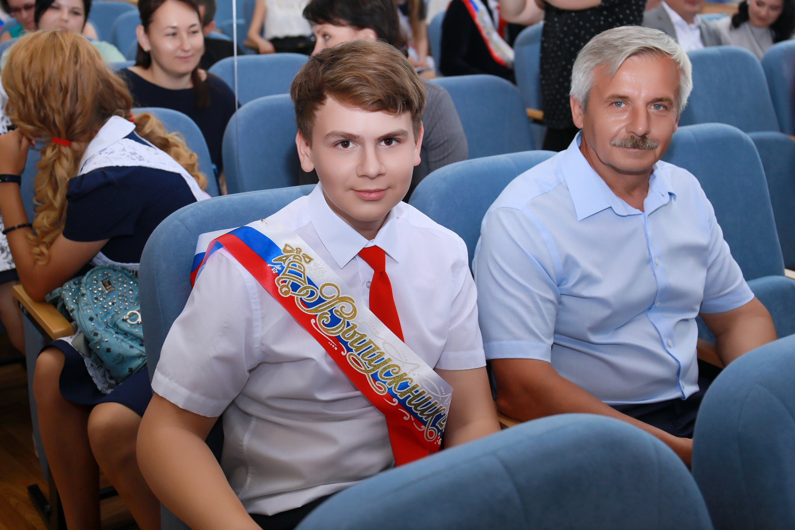 Вручение аттестатов (СОШ 101). Детский семейный фотограф Краснодар