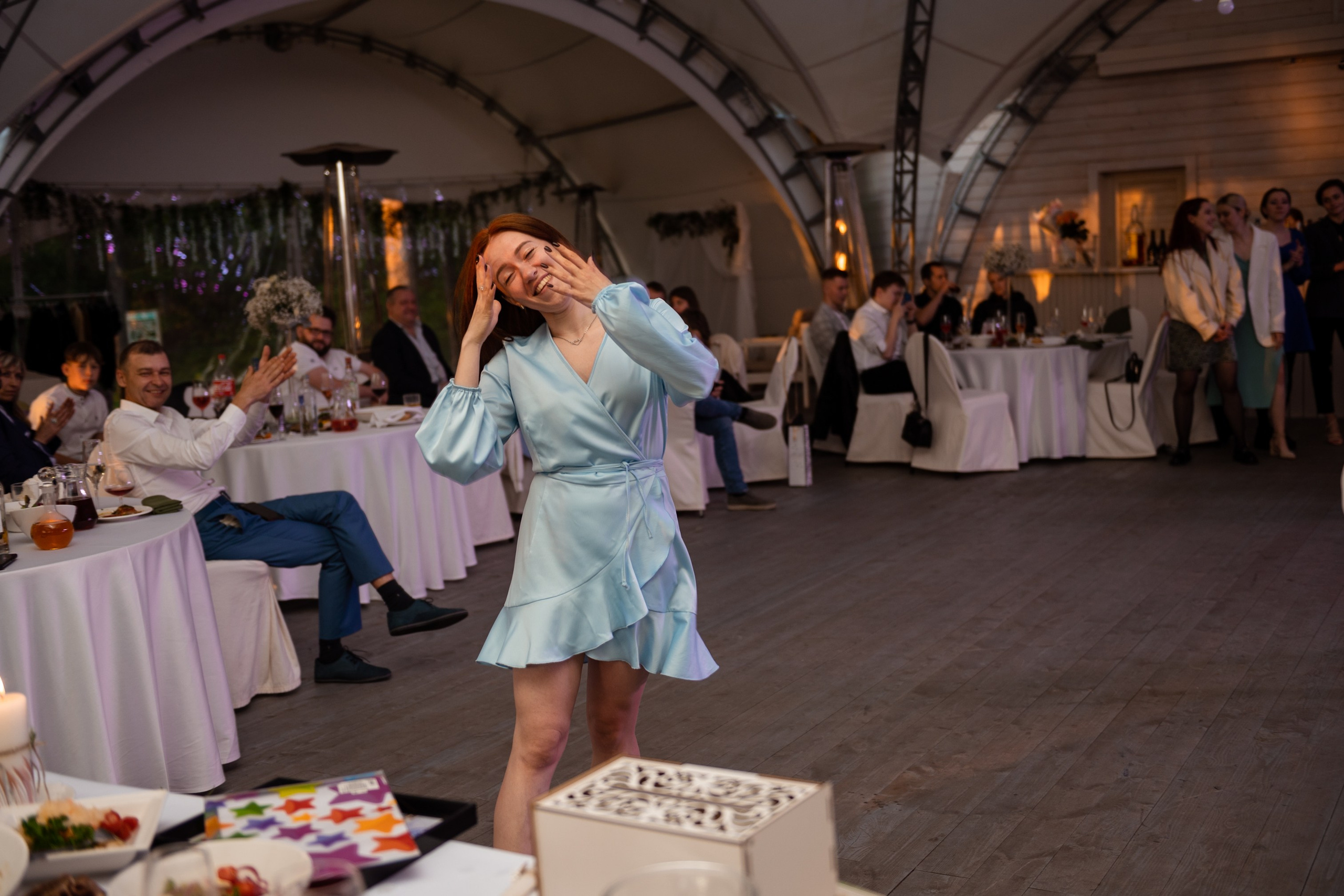 Весь день под дождем, вечером закат на озере. Свадебный и семейный фотограф София Невская