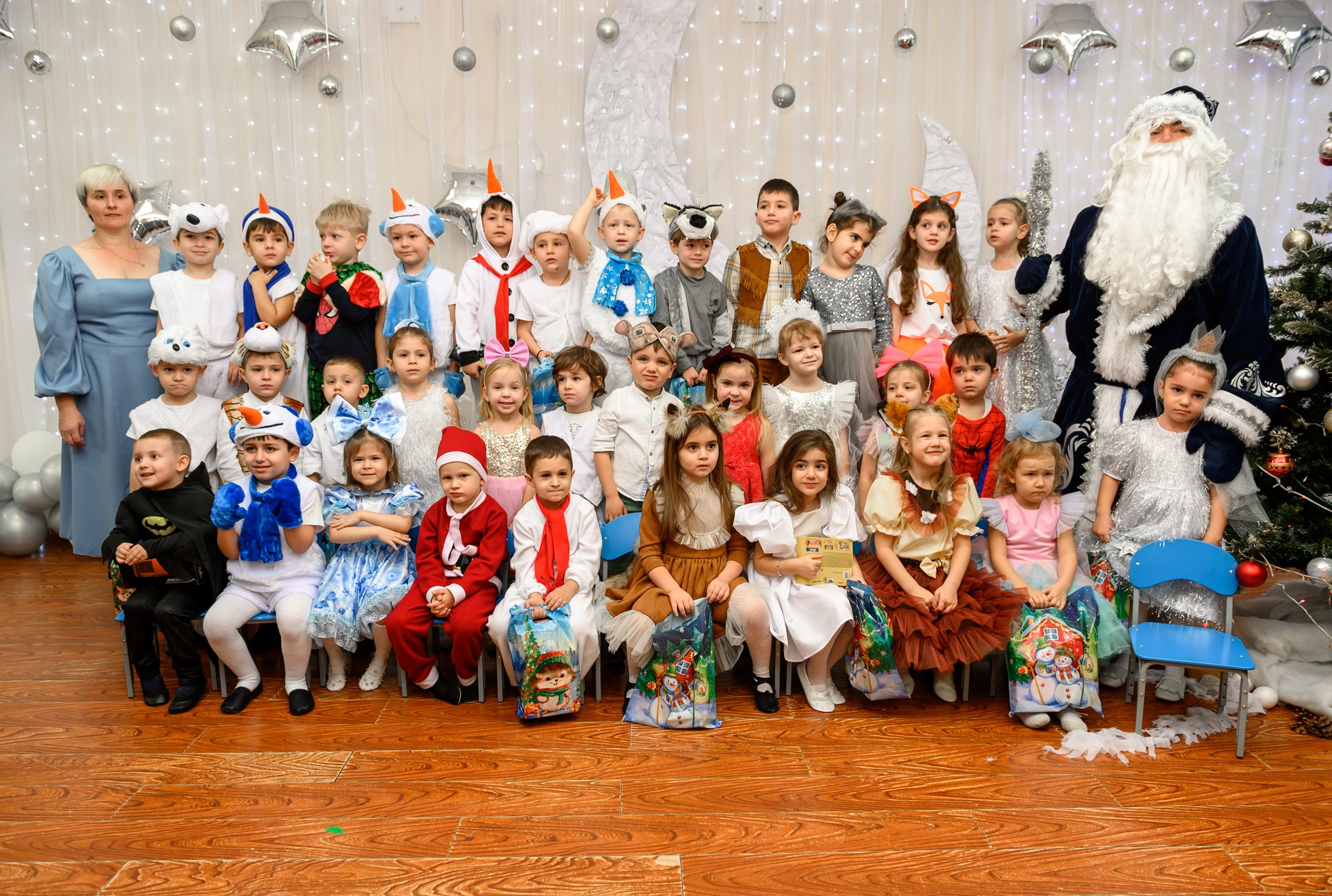 Елка 2025 садик Адлер. Свадебный и семейный фотограф София Невская