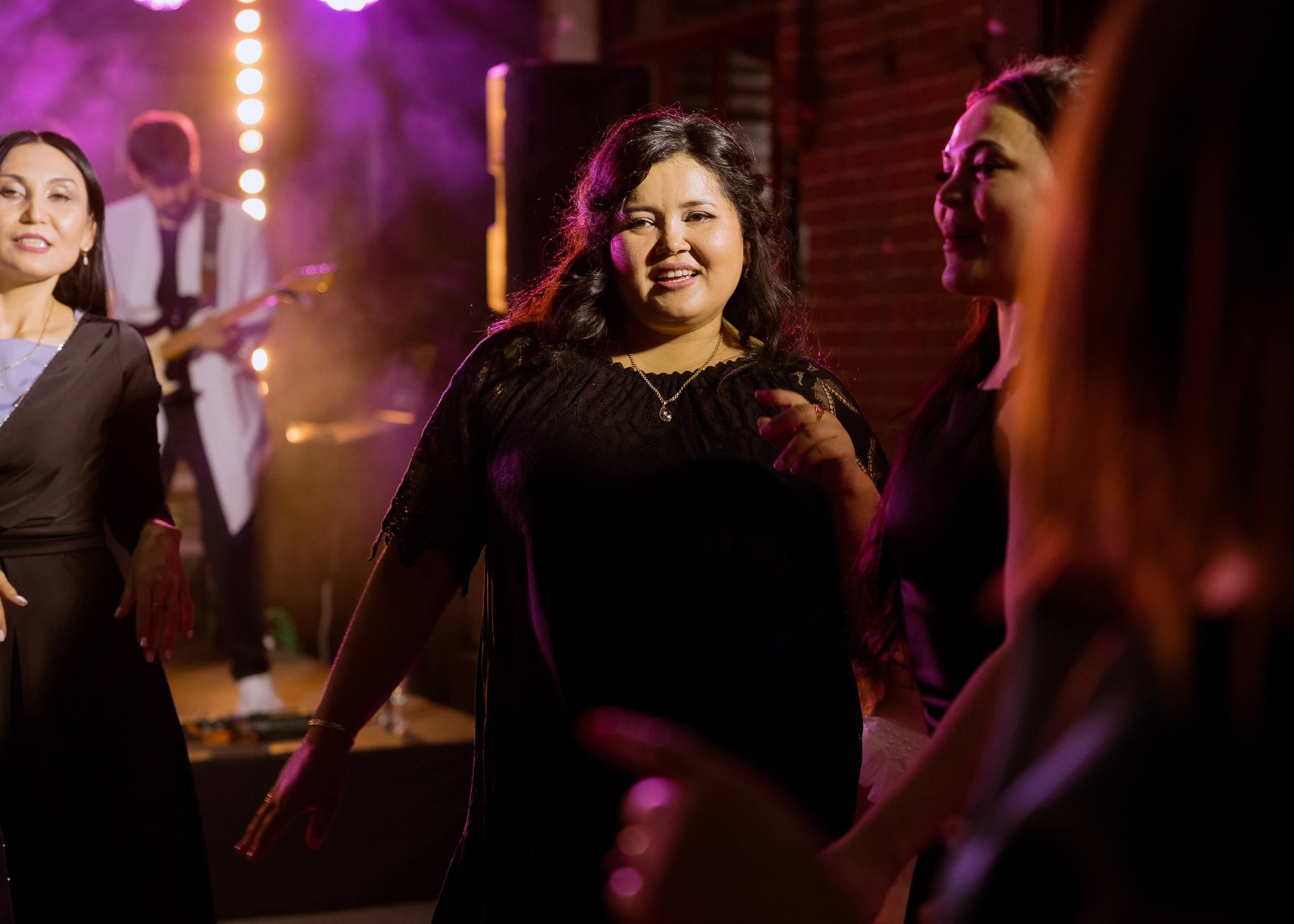 Дмитрий и Алита. Фотограф Эмиль Исякаев