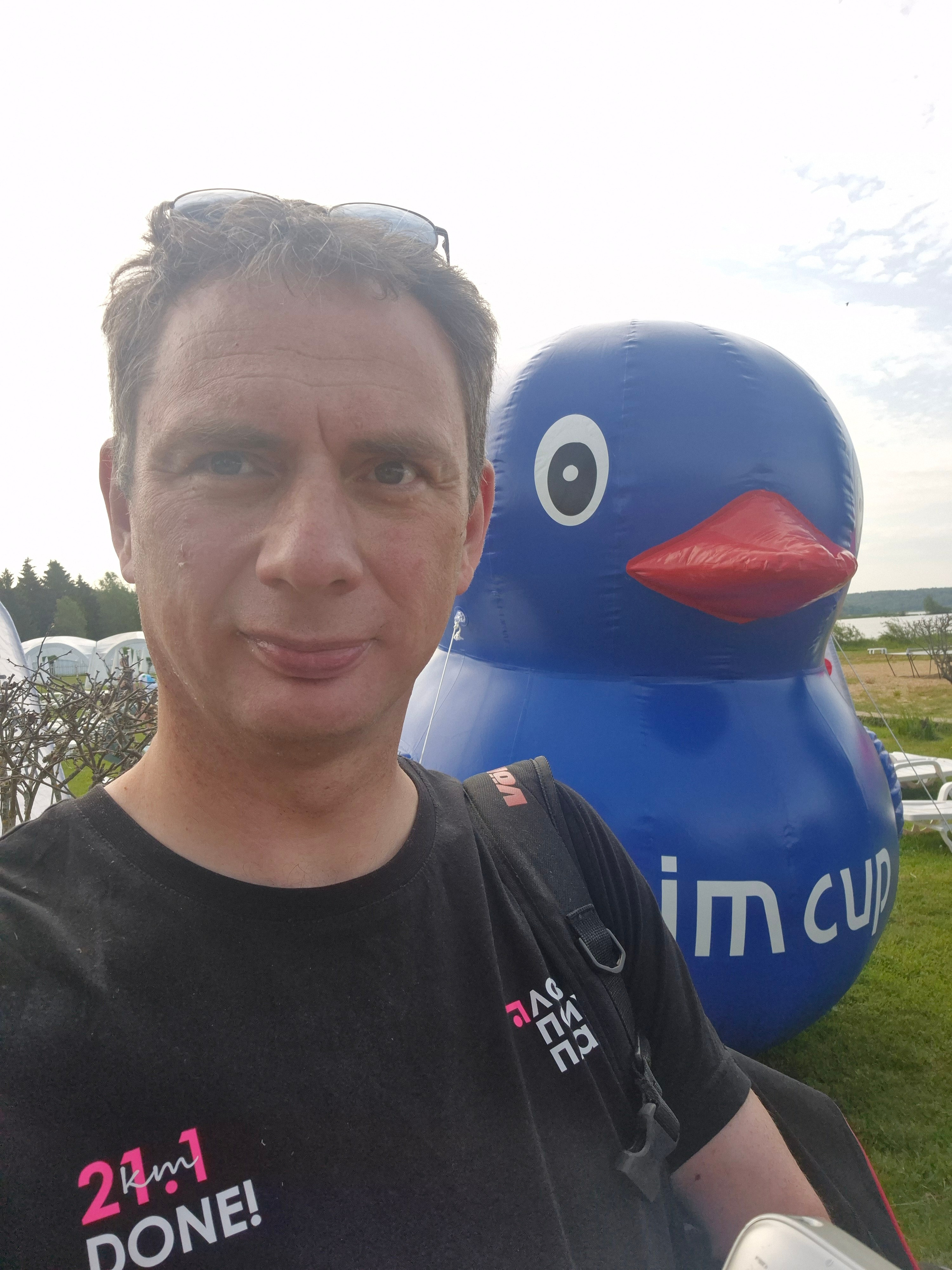 SwimCup в стартовых вручал в этом году резиновых уточек. Увидев такую здоровую синюю, ее и ждали в стартовом пакете