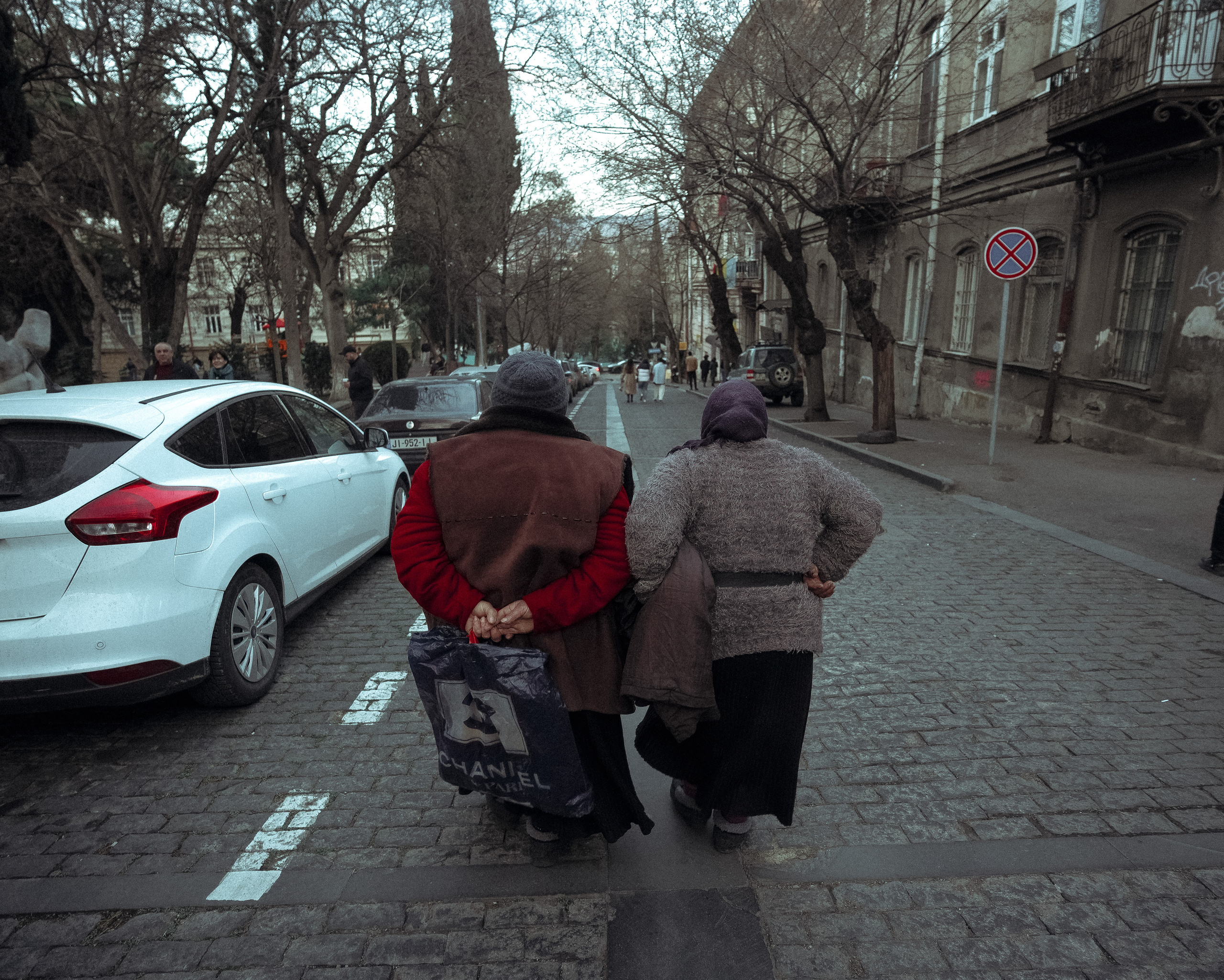 ТБИЛИСИ 2023-2024. Стрит-фотография, полная абсурда, идиотизма и красоты