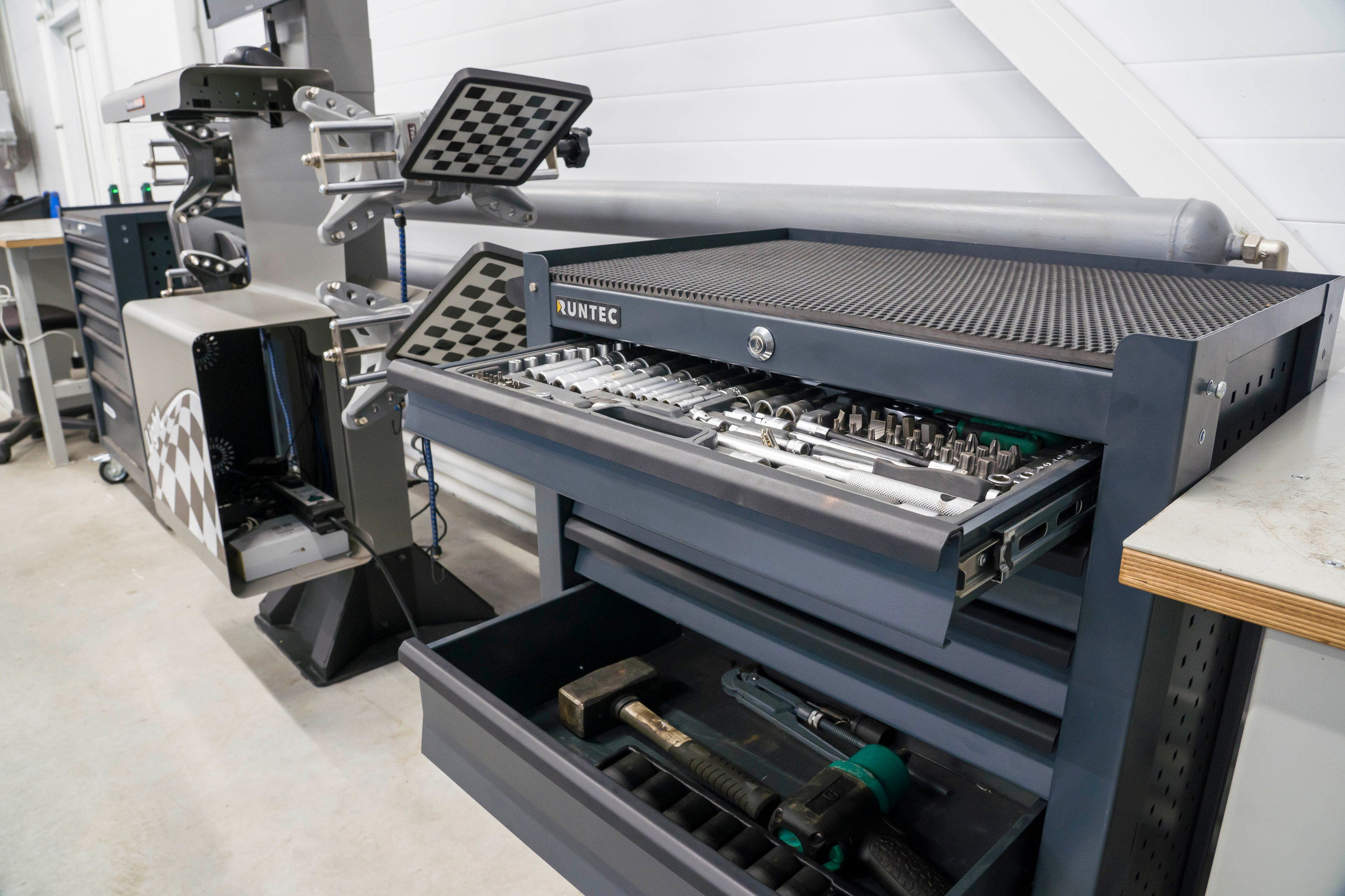 Съемка автосервиса автомойки. Фотограф в Санкт-Петербурге. Репортажная и все съёмки для бизнеса