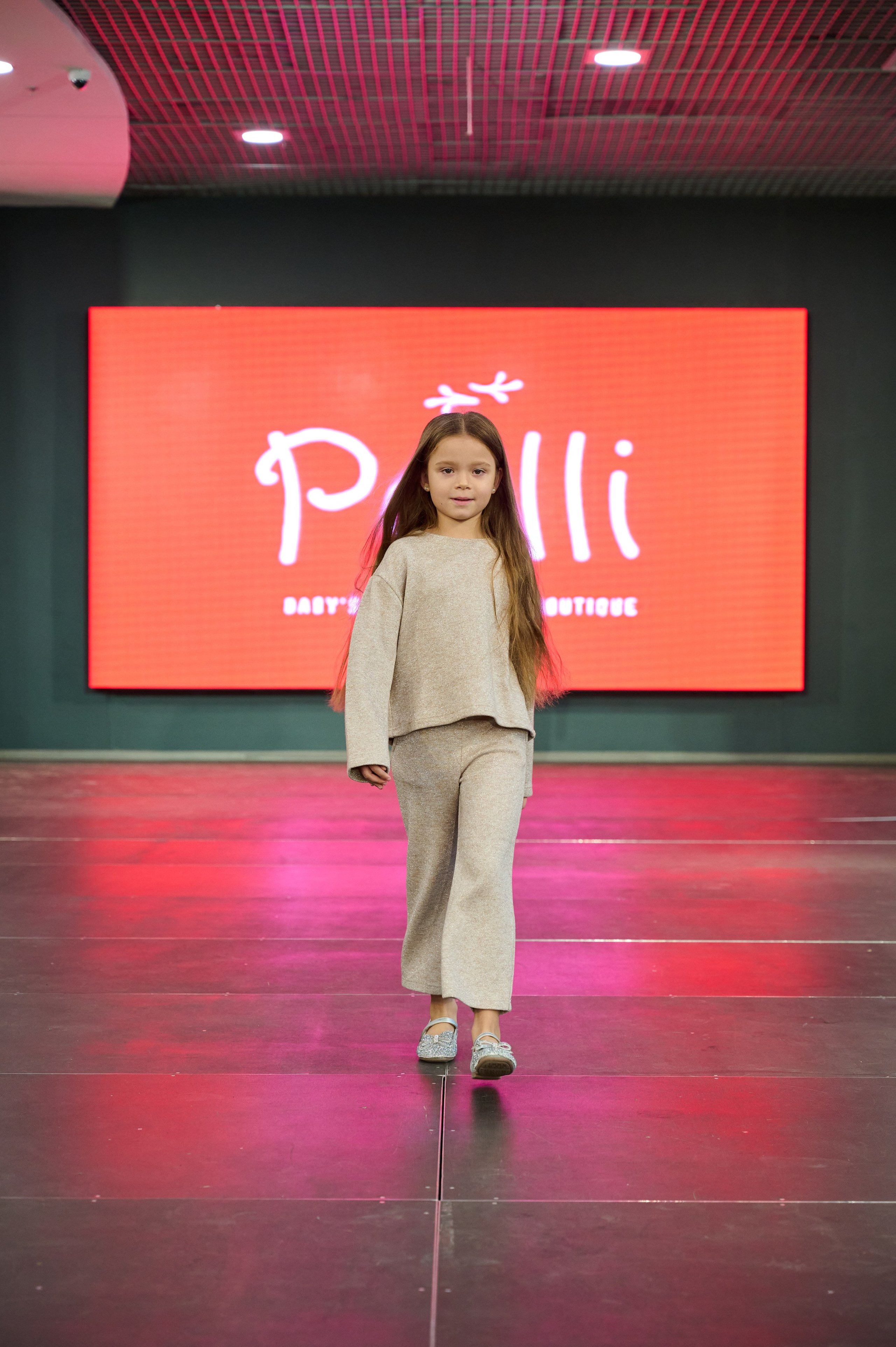 Показ Global Russian Models. Фотограф Универсал в Новосибирске