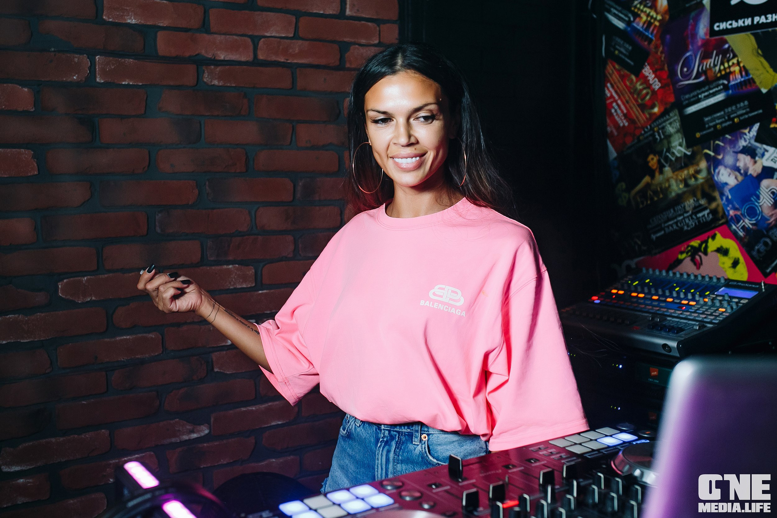 Фоторепортаж из караоке-клуба Эйфория. One Media Life: фоторепортажи, фотоотчеты с мероприятий и заведений