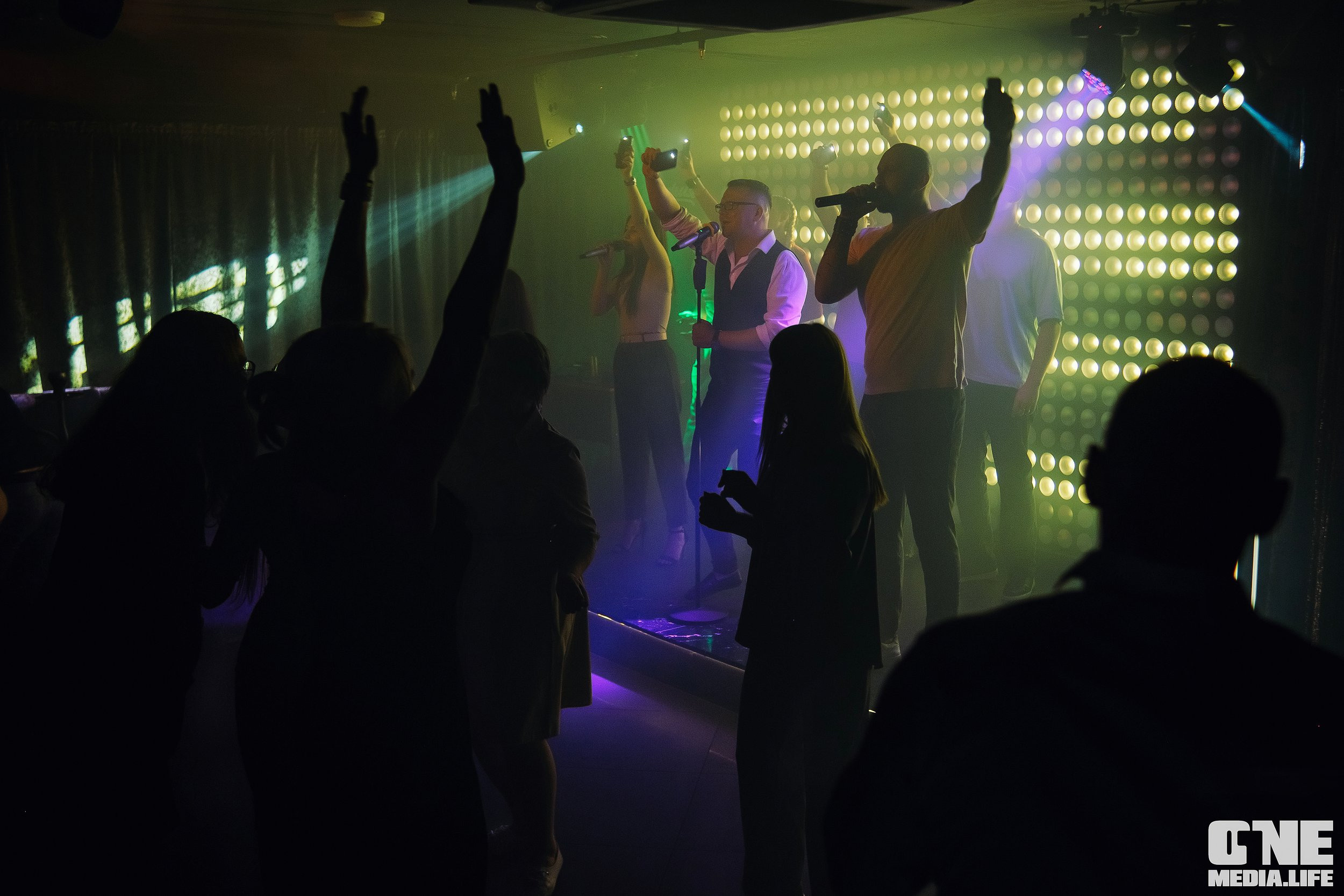 Фоторепортаж из караоке-клуба Эйфория. One Media Life: фоторепортажи, фотоотчеты с мероприятий и заведений