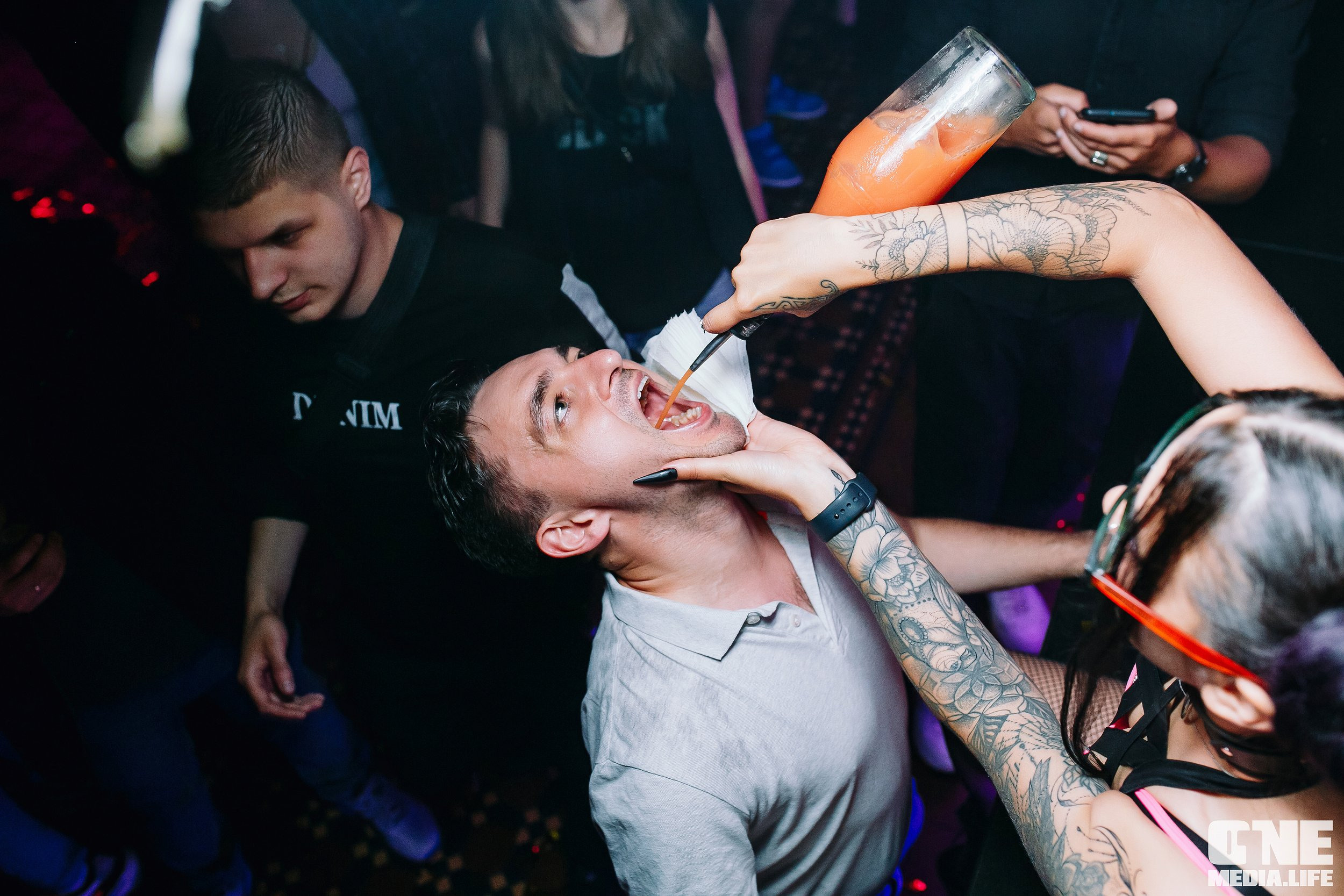 Фоторепортаж из караоке-клуба Эйфория. One Media Life: фоторепортажи, фотоотчеты с мероприятий и заведений