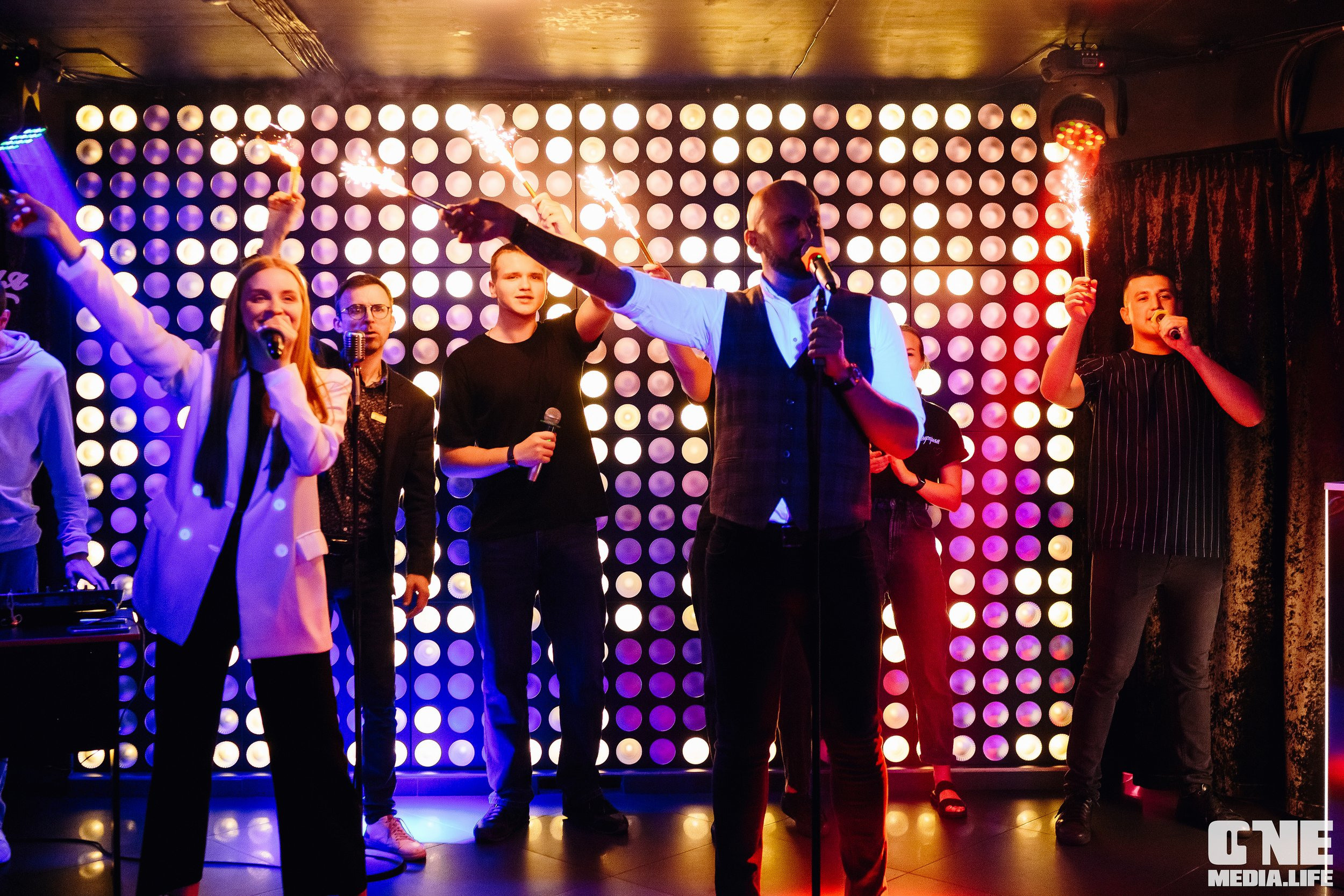 Фоторепортаж из караоке-клуба Эйфория. One Media Life: фоторепортажи, фотоотчеты с мероприятий и заведений