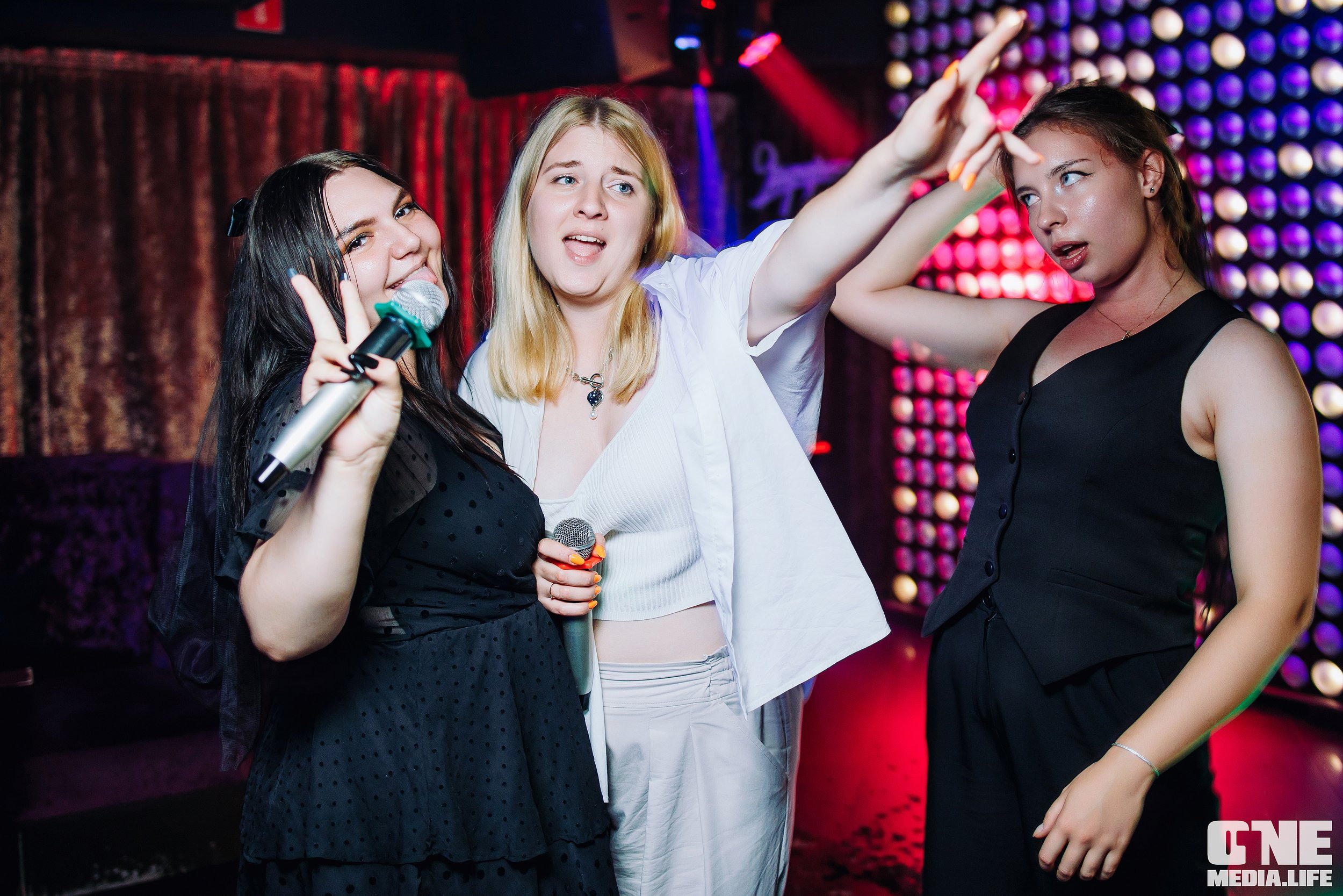 Репортаж из караоке-клуба Эйфория. One Media Life: фоторепортажи, фотоотчеты с мероприятий и заведений
