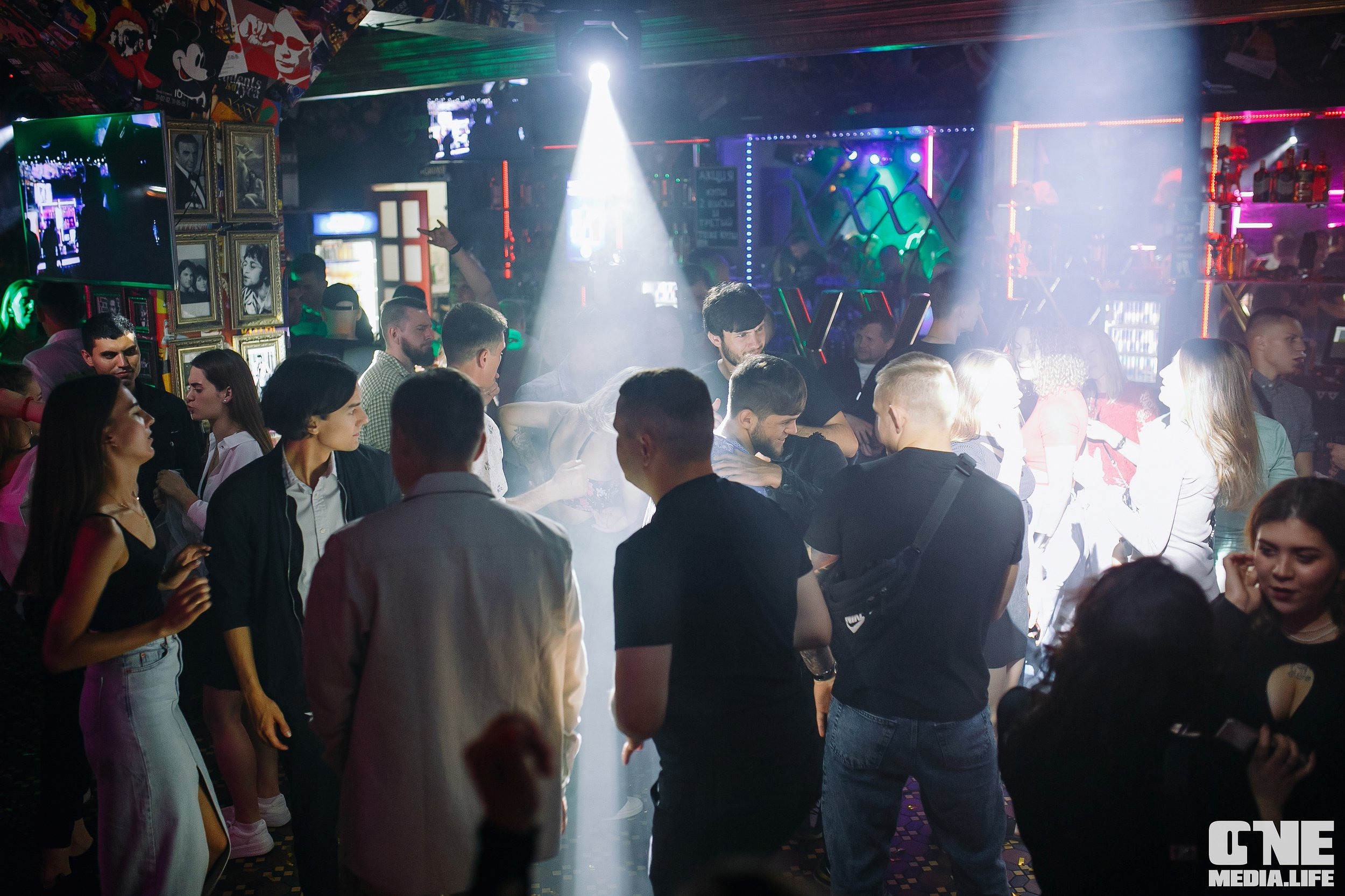 Фоторепортаж из караоке-клуба Эйфория. One Media Life: фоторепортажи, фотоотчеты с мероприятий и заведений