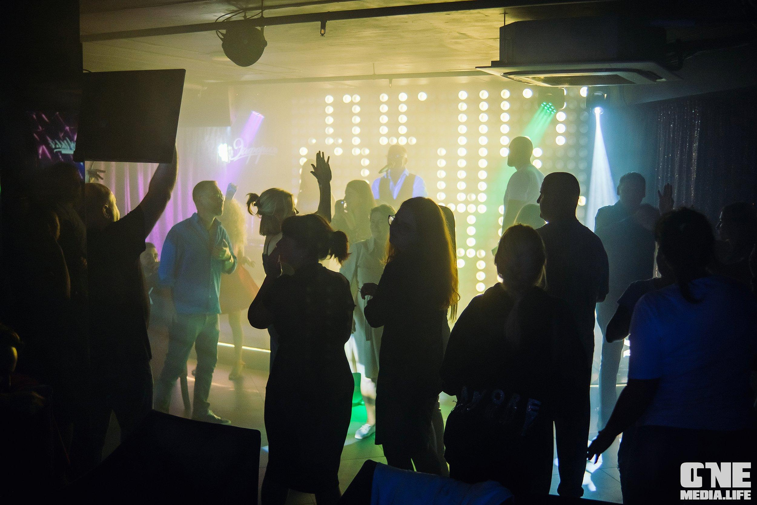 Фоторепортаж из караоке-клуба Эйфория. One Media Life: фоторепортажи, фотоотчеты с мероприятий и заведений