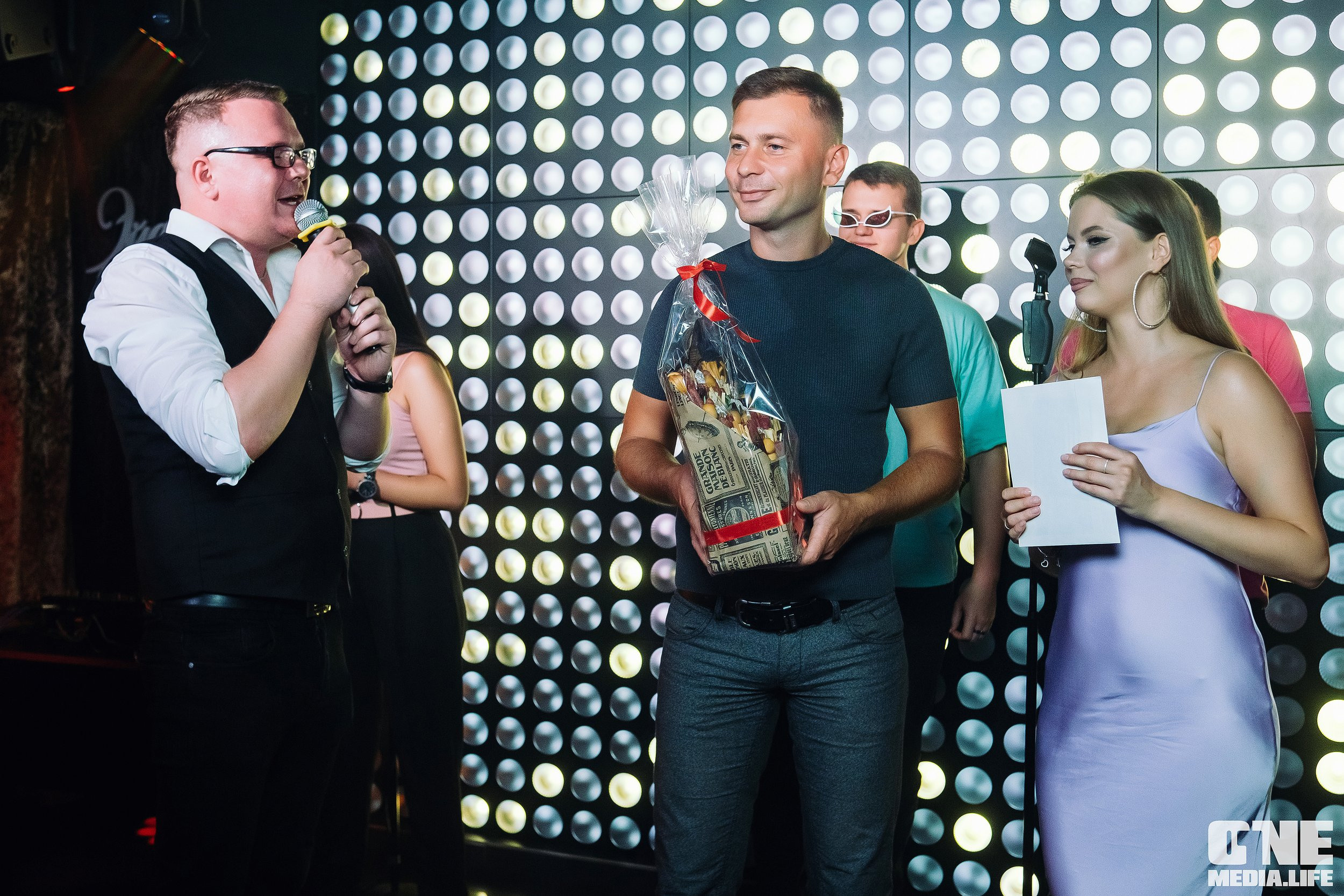 Фоторепортаж из караоке-клуба Эйфория. One Media Life: фоторепортажи, фотоотчеты с мероприятий и заведений