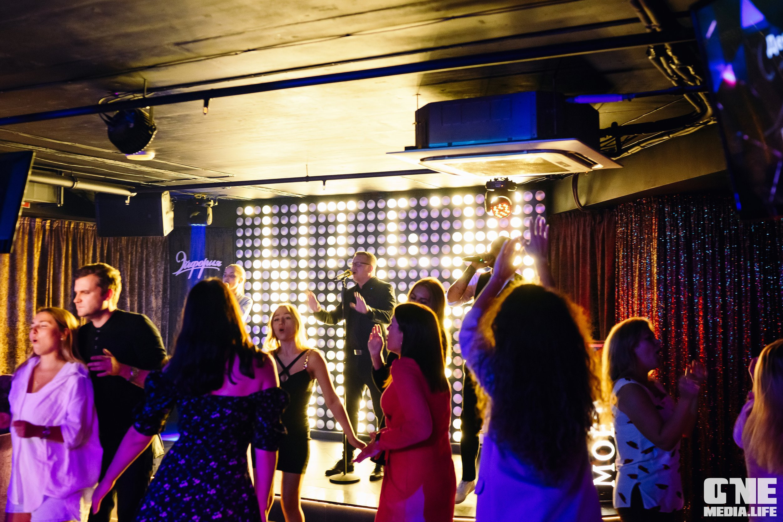 Фоторепортаж из караоке-клуба Эйфория. One Media Life: фоторепортажи, фотоотчеты с мероприятий и заведений