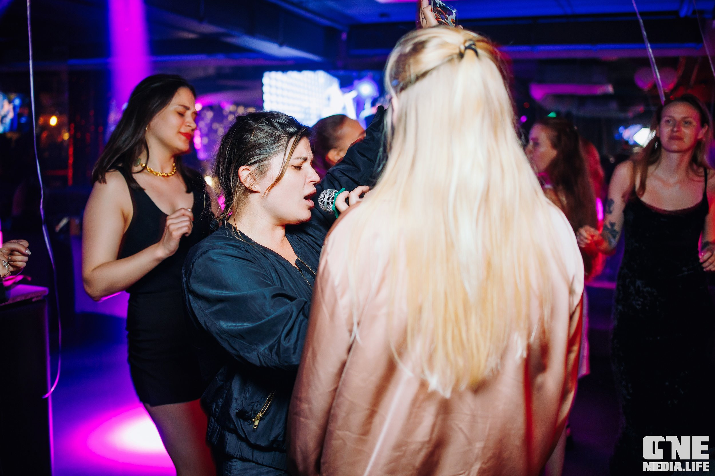 Репортаж из караоке-клуба Эйфория. One Media Life: фоторепортажи, фотоотчеты с мероприятий и заведений