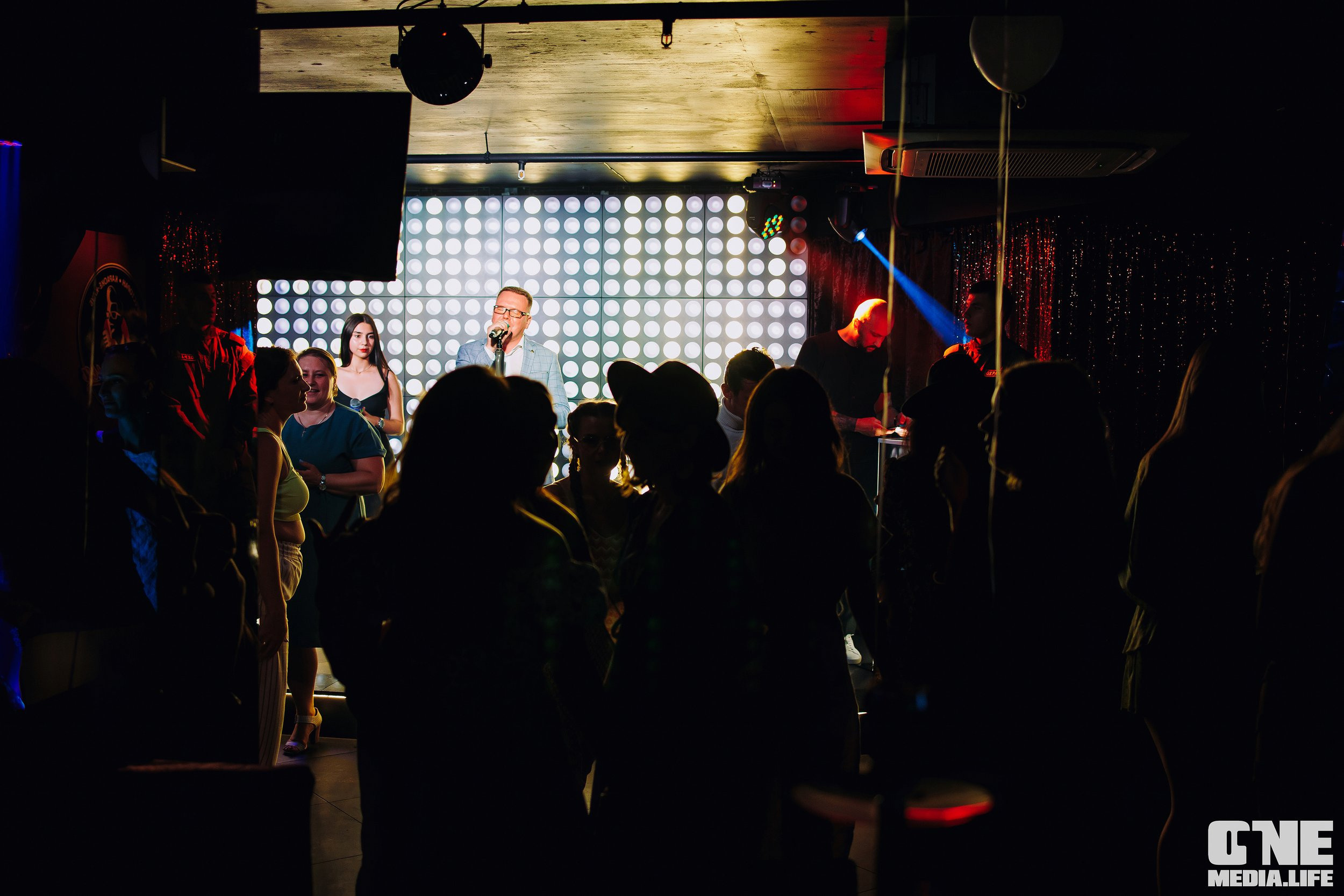 Репортаж из караоке-клуба Эйфория. One Media Life: фоторепортажи, фотоотчеты с мероприятий и заведений