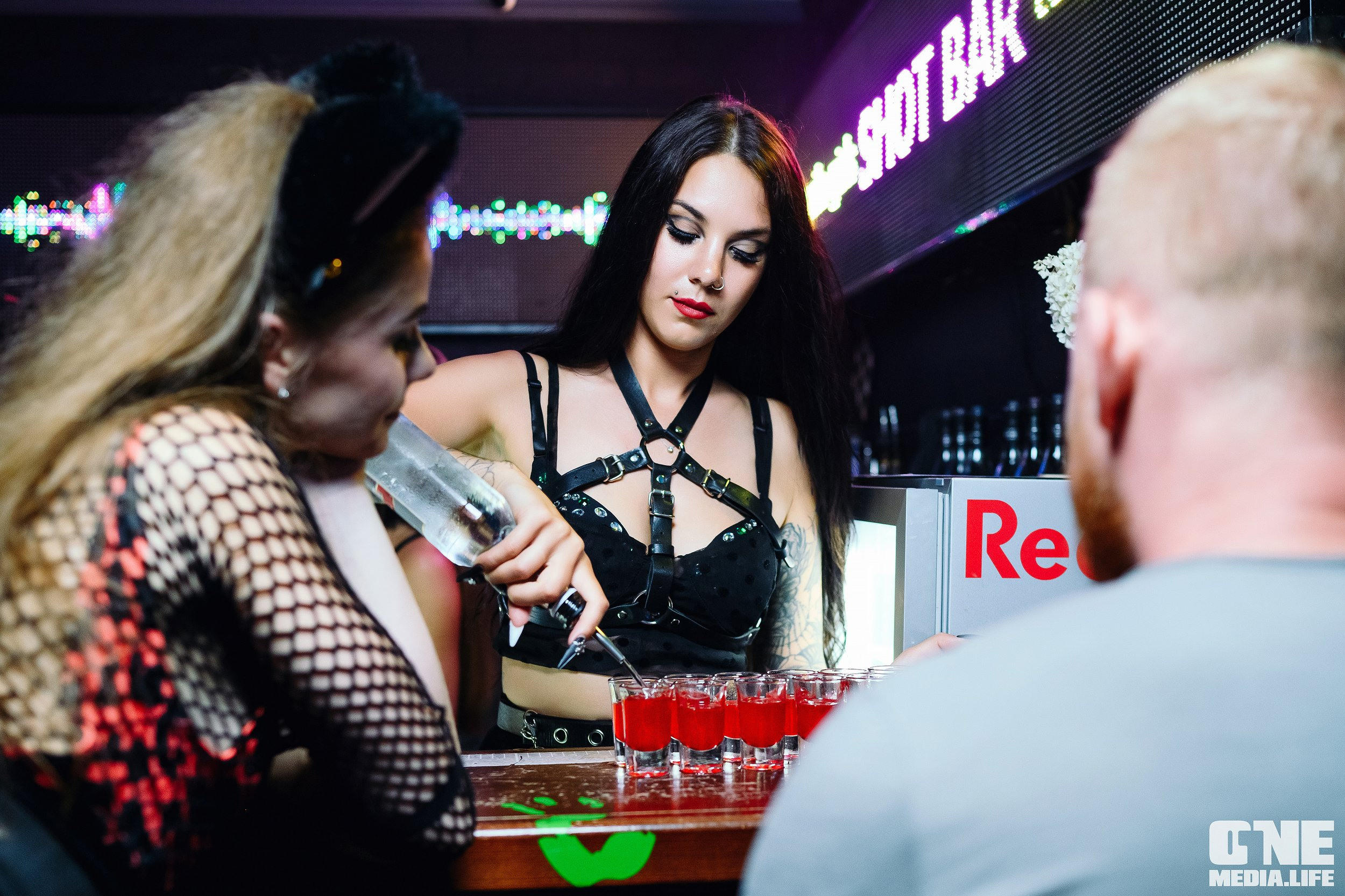 Репортаж из экстрим бара XxxX. One Media Life: фоторепортажи, фотоотчеты с мероприятий и заведений