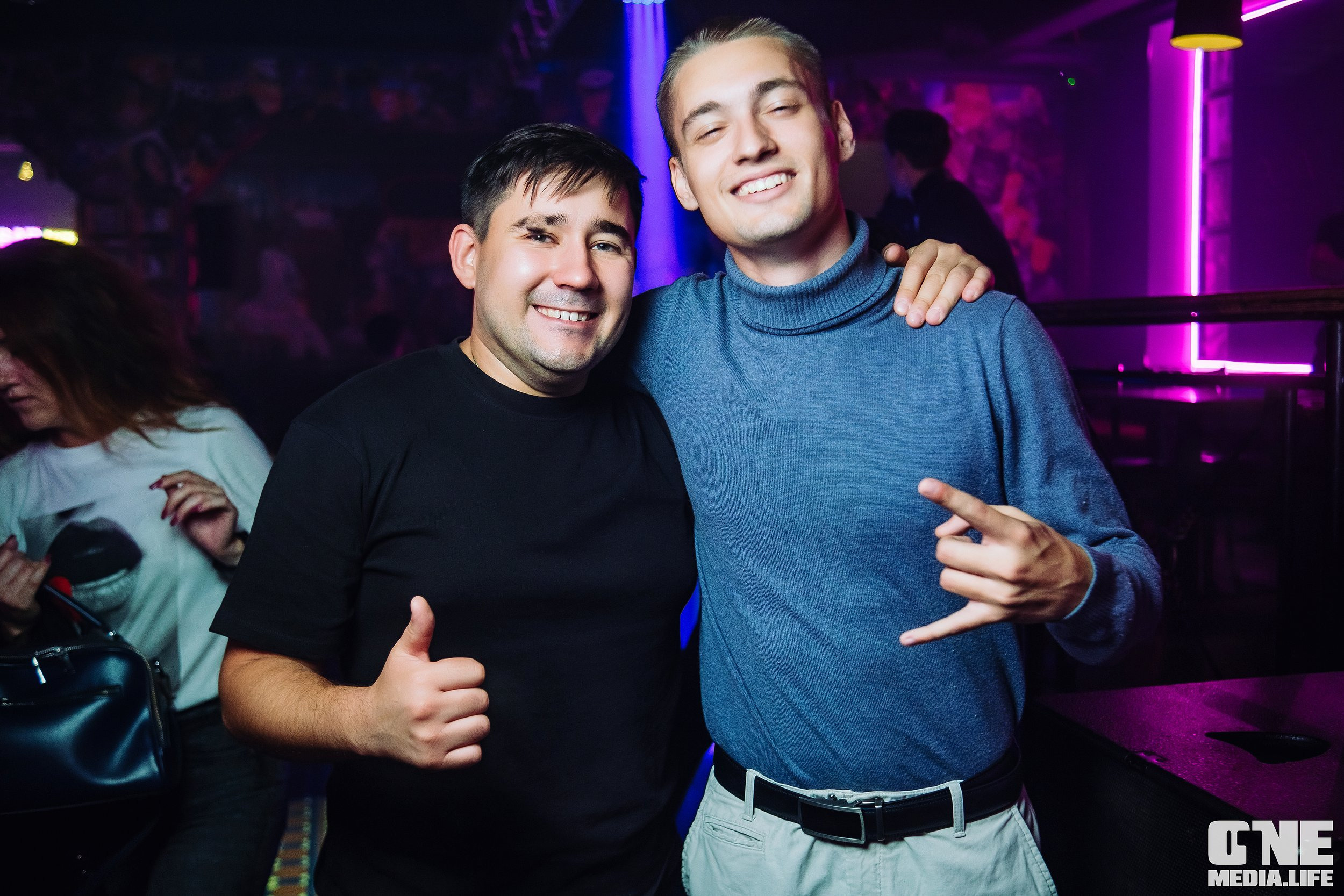 Фоторепортаж из экстрим бара XXXX. One Media Life: фоторепортажи, фотоотчеты с мероприятий и заведений