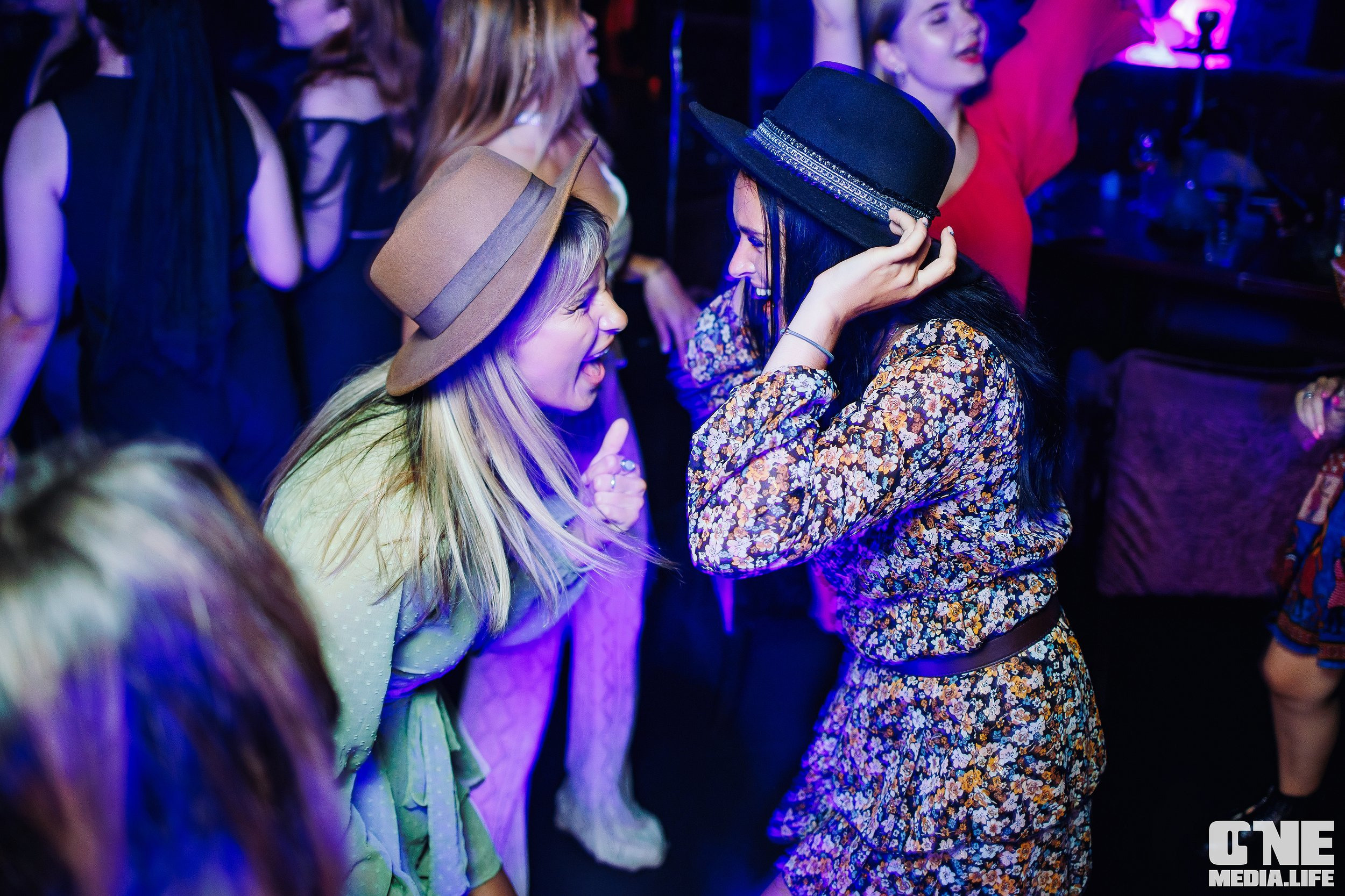 Репортаж из караоке-клуба Эйфория. One Media Life: фоторепортажи, фотоотчеты с мероприятий и заведений