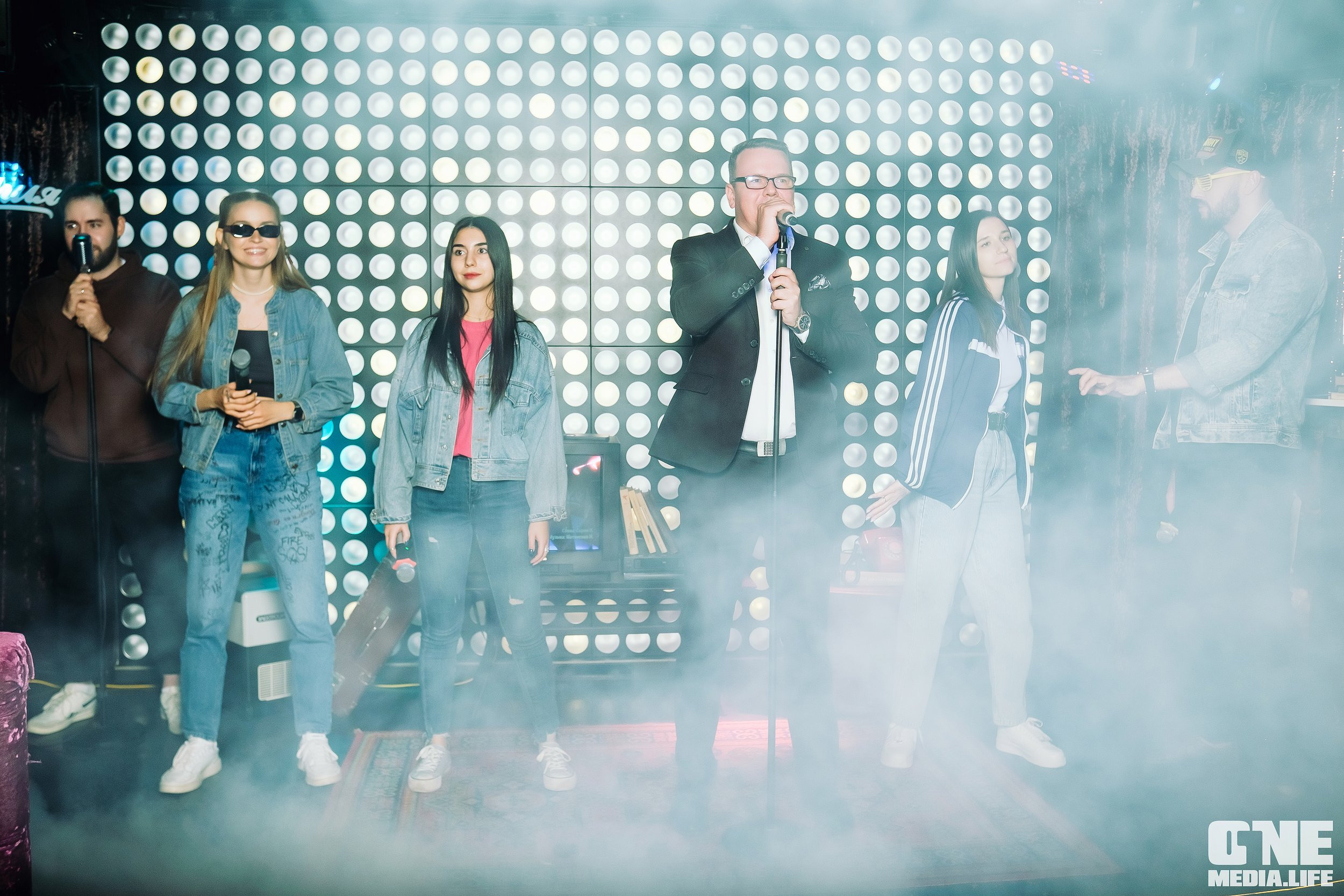 Фоторепортаж из караоке-клуба Эйфория. One Media Life: фоторепортажи, фотоотчеты с мероприятий и заведений