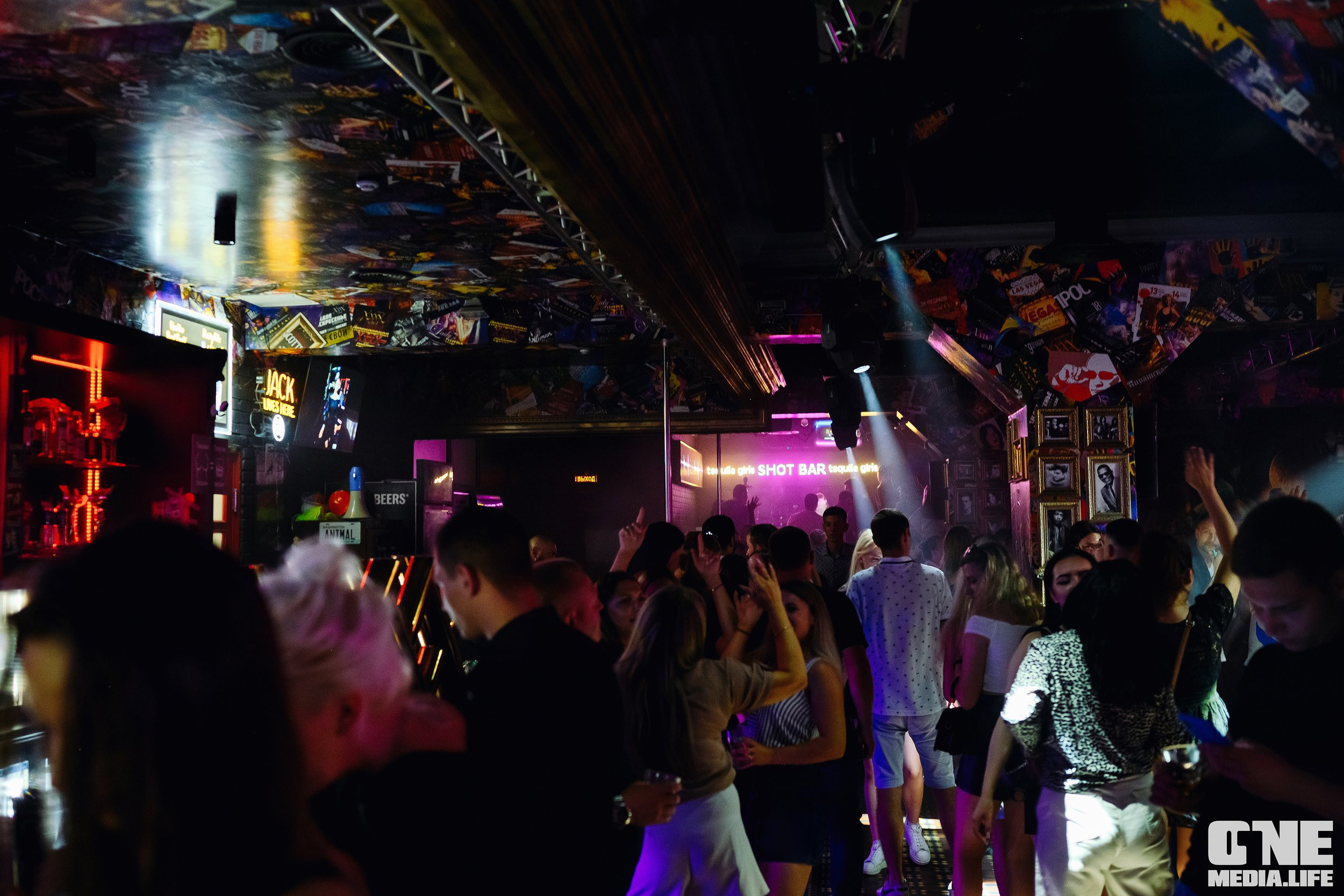 Репортаж из экстрим бара XxxX. One Media Life: фоторепортажи, фотоотчеты с мероприятий и заведений