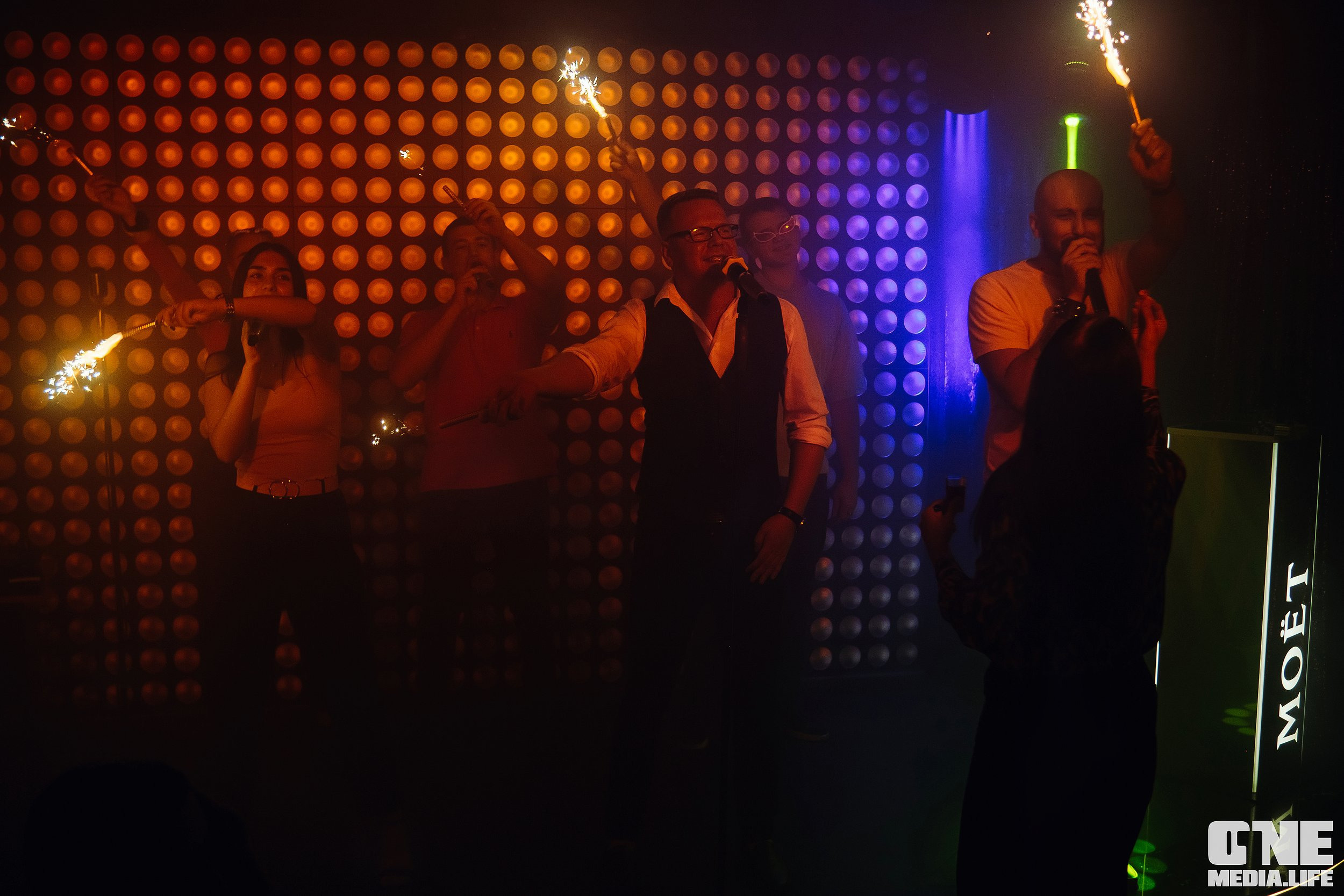Фоторепортаж из караоке-клуба Эйфория. One Media Life: фоторепортажи, фотоотчеты с мероприятий и заведений