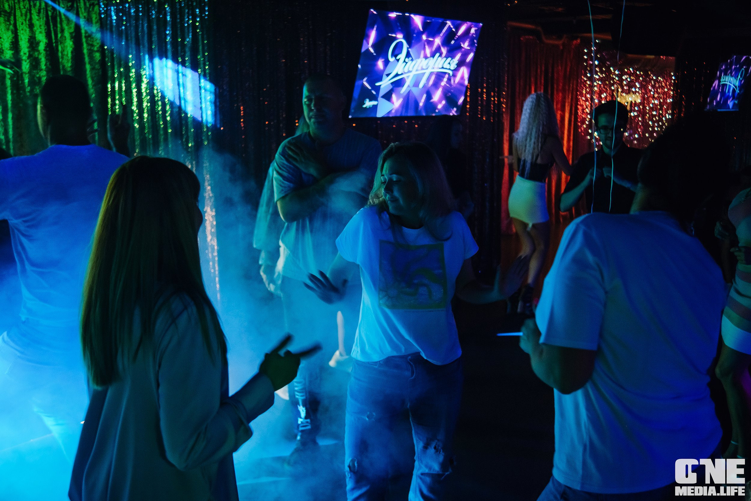 Фоторепортаж из караоке-клуба Эйфория. One Media Life: фоторепортажи, фотоотчеты с мероприятий и заведений